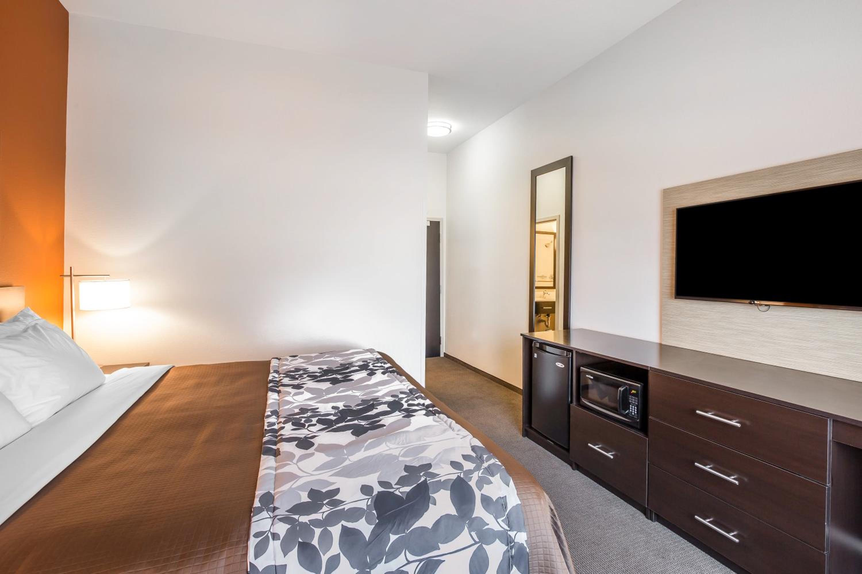 King Room - Accessible/Non-Smoking - Photo 1