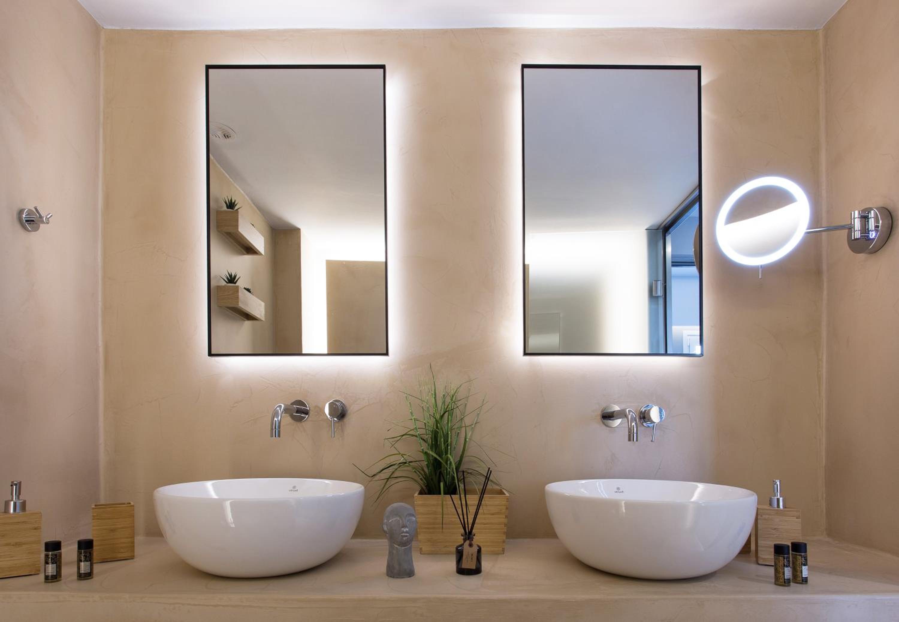 Executive Suite - Photo 2
