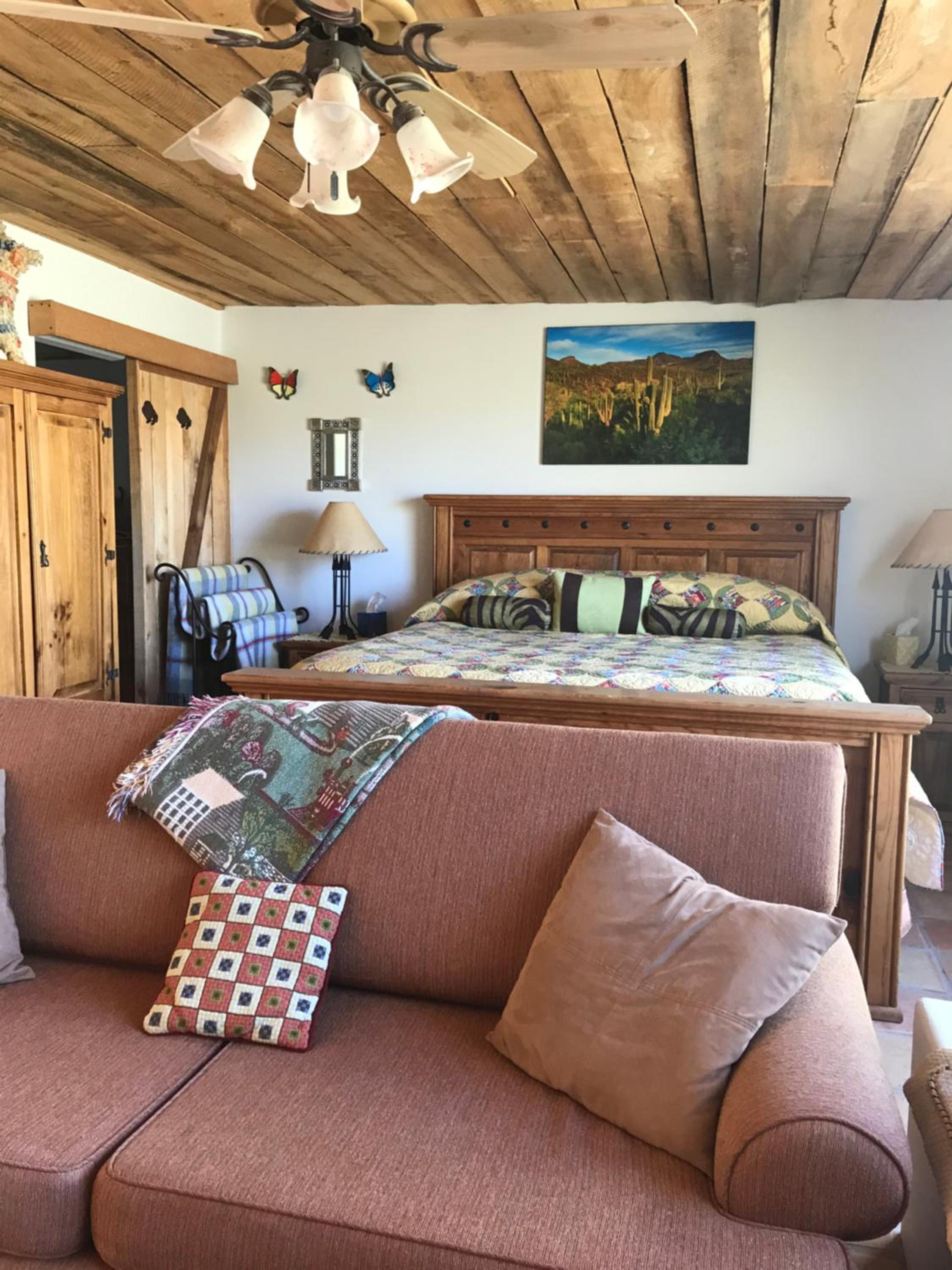 Deluxe King Suite photo 2