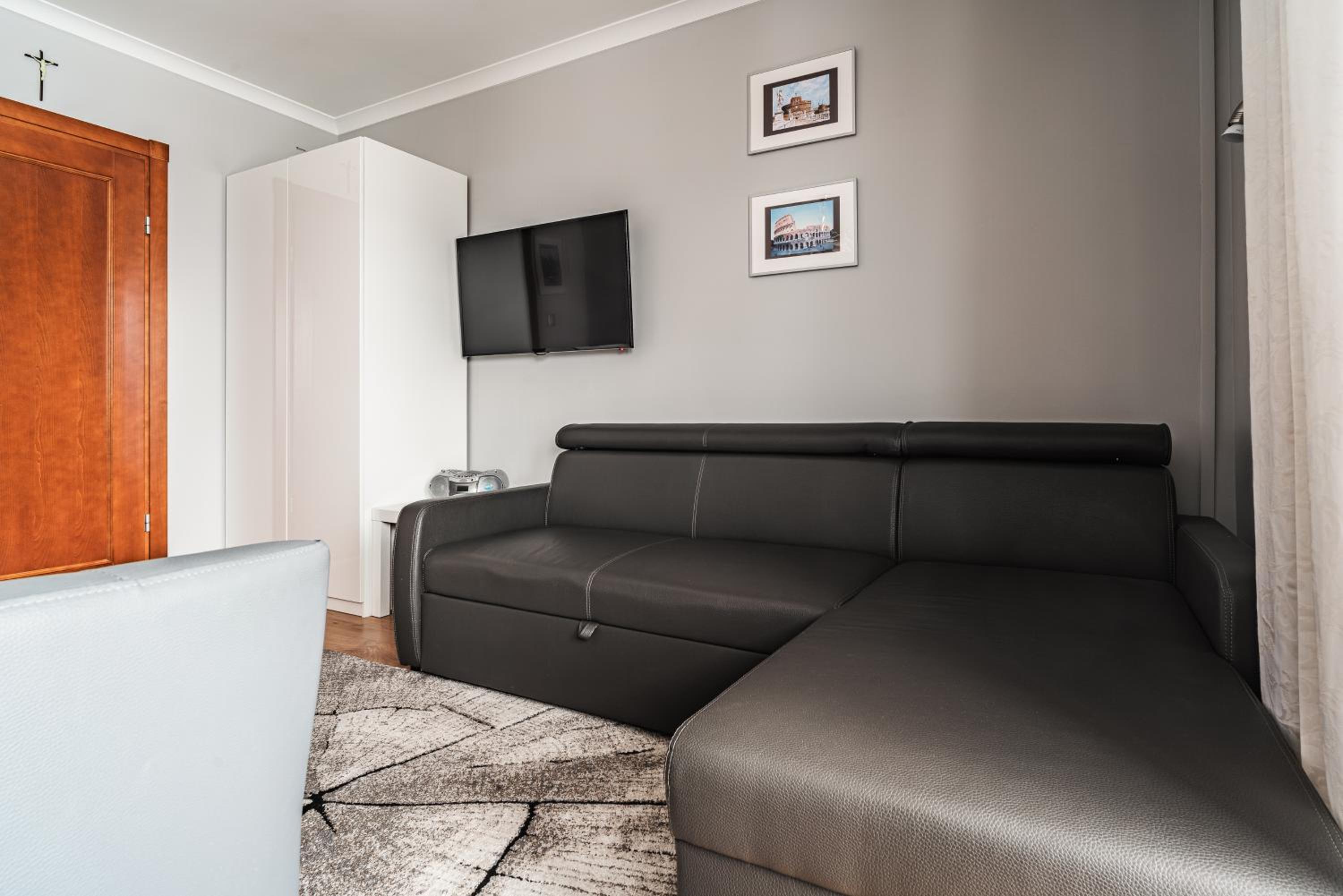 Comfort Triple Room with Balcony (2 Adults + 1 Child) photo 3