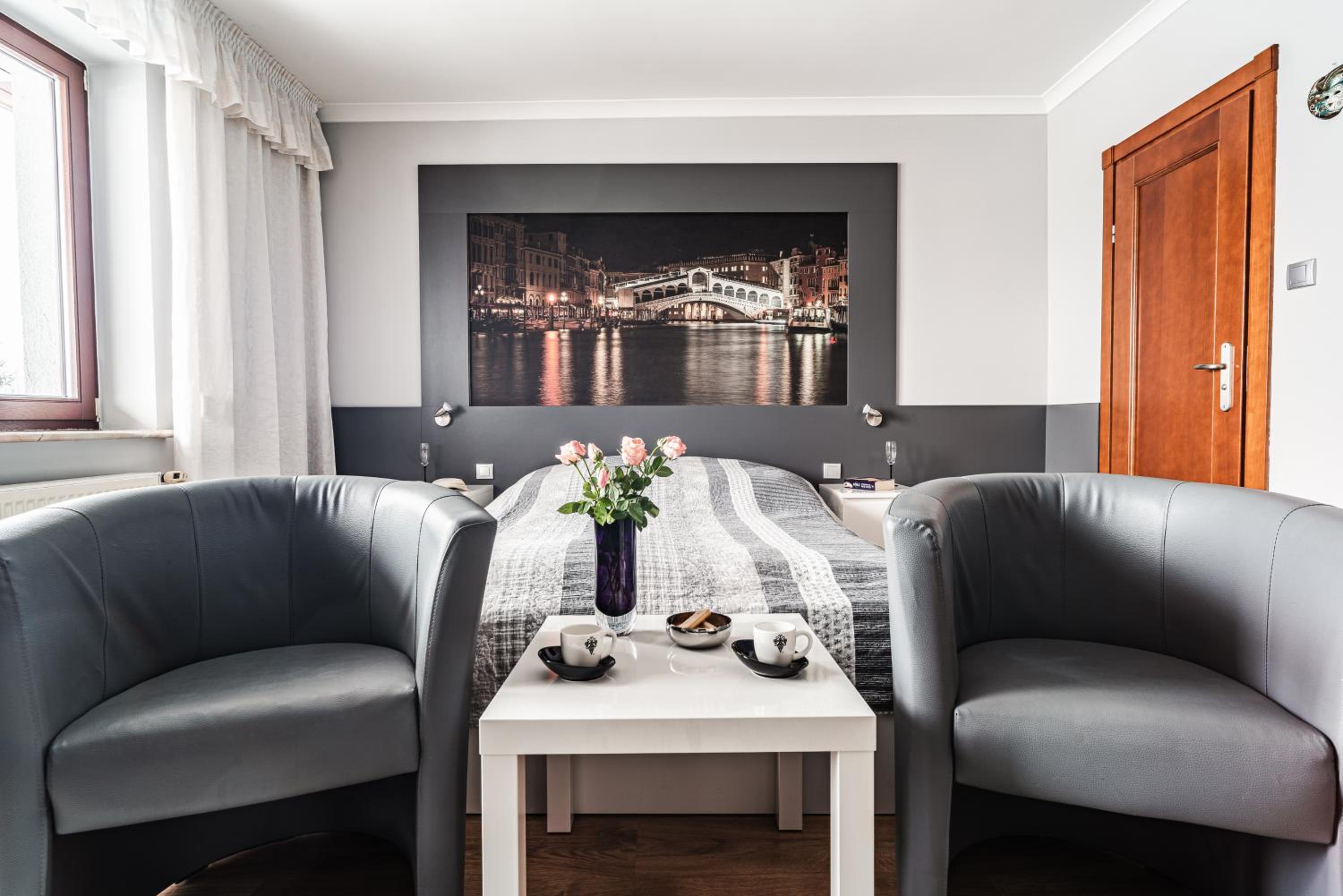 Comfort Triple Room with Balcony (2 Adults + 1 Child) photo 1