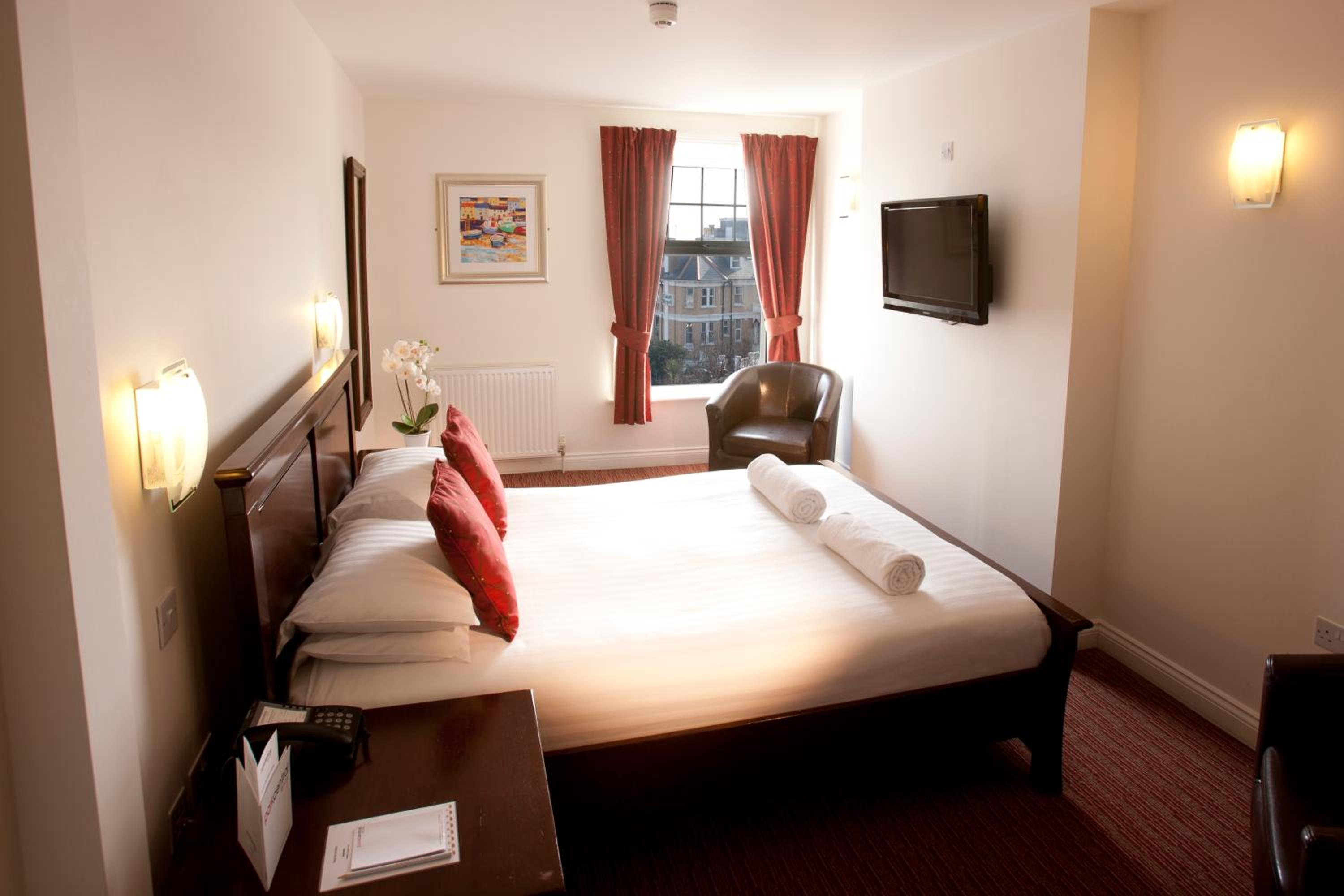 Classic Double Room with Sea View - Photo 4
