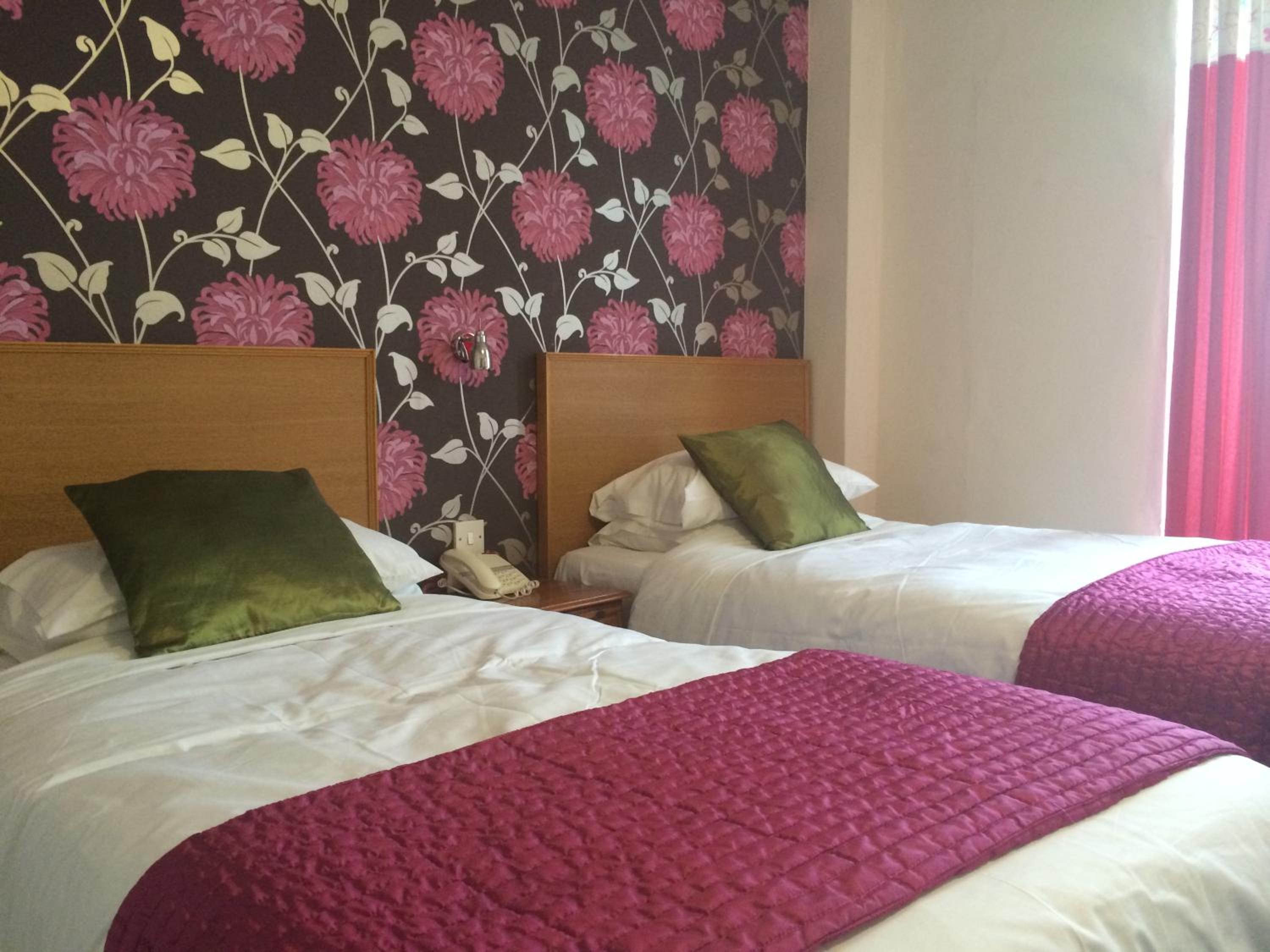 Twin Room - Photo 1