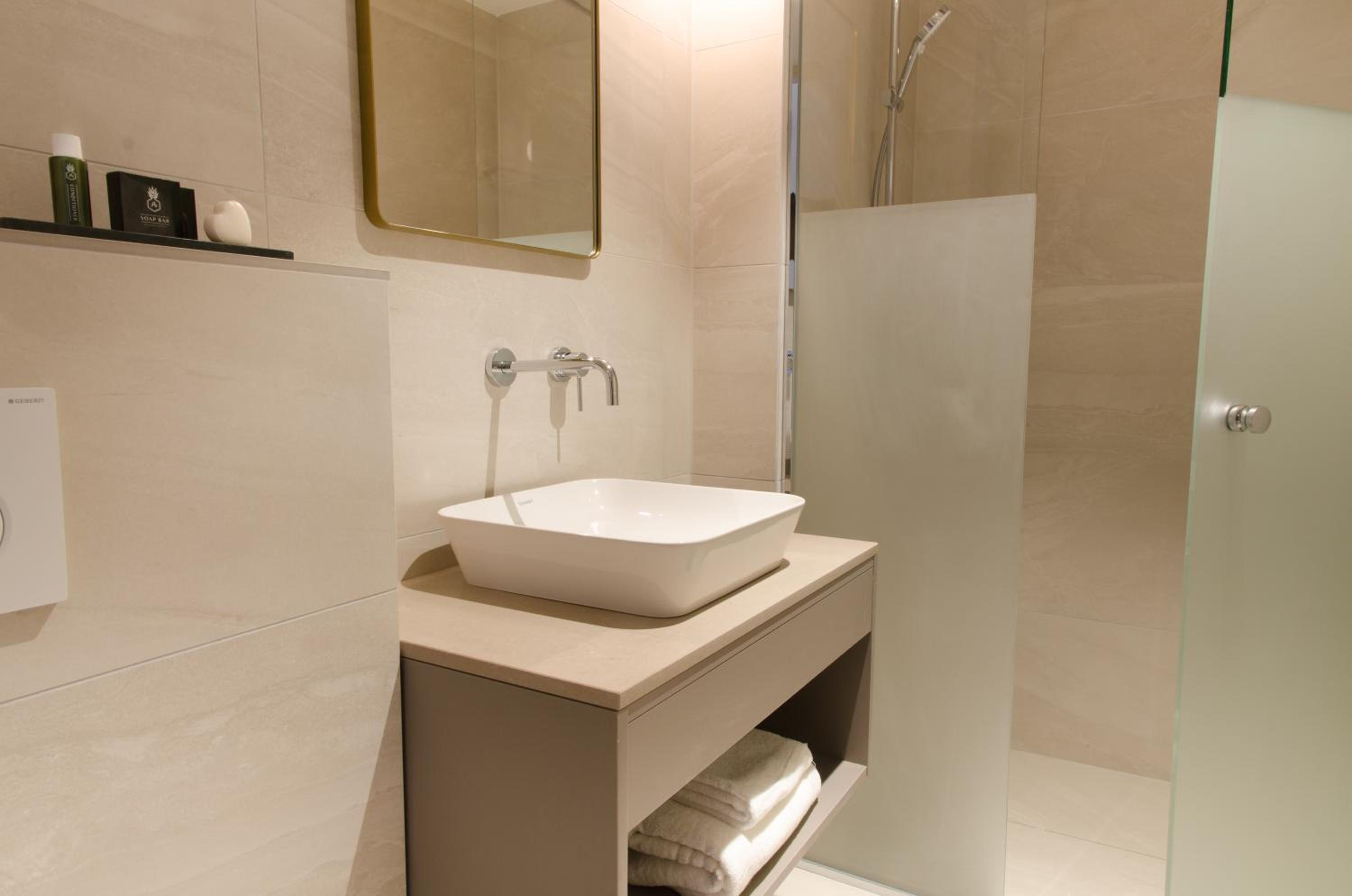 Comfort King Room - Photo 6
