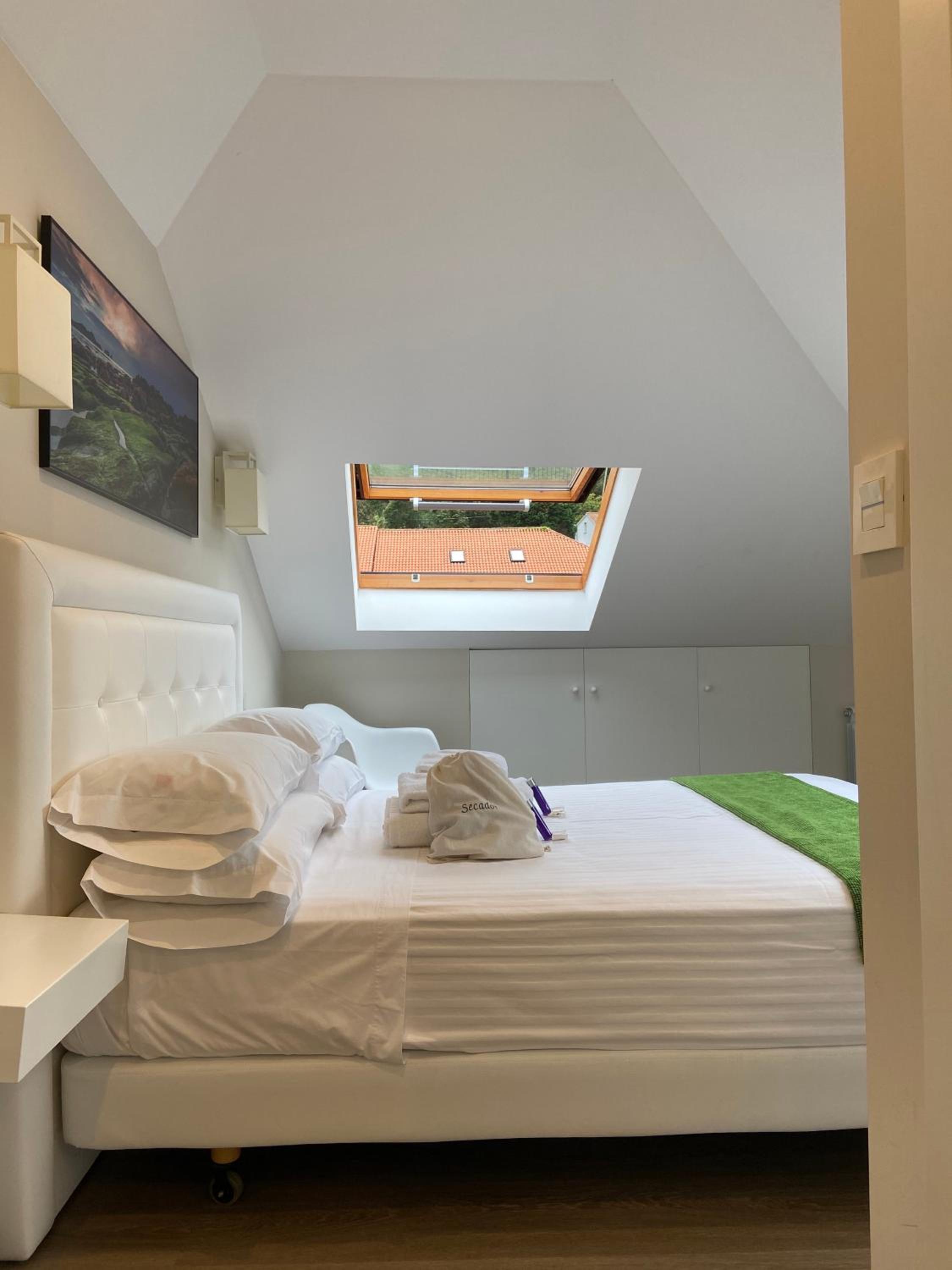 Double Room - Photo 7