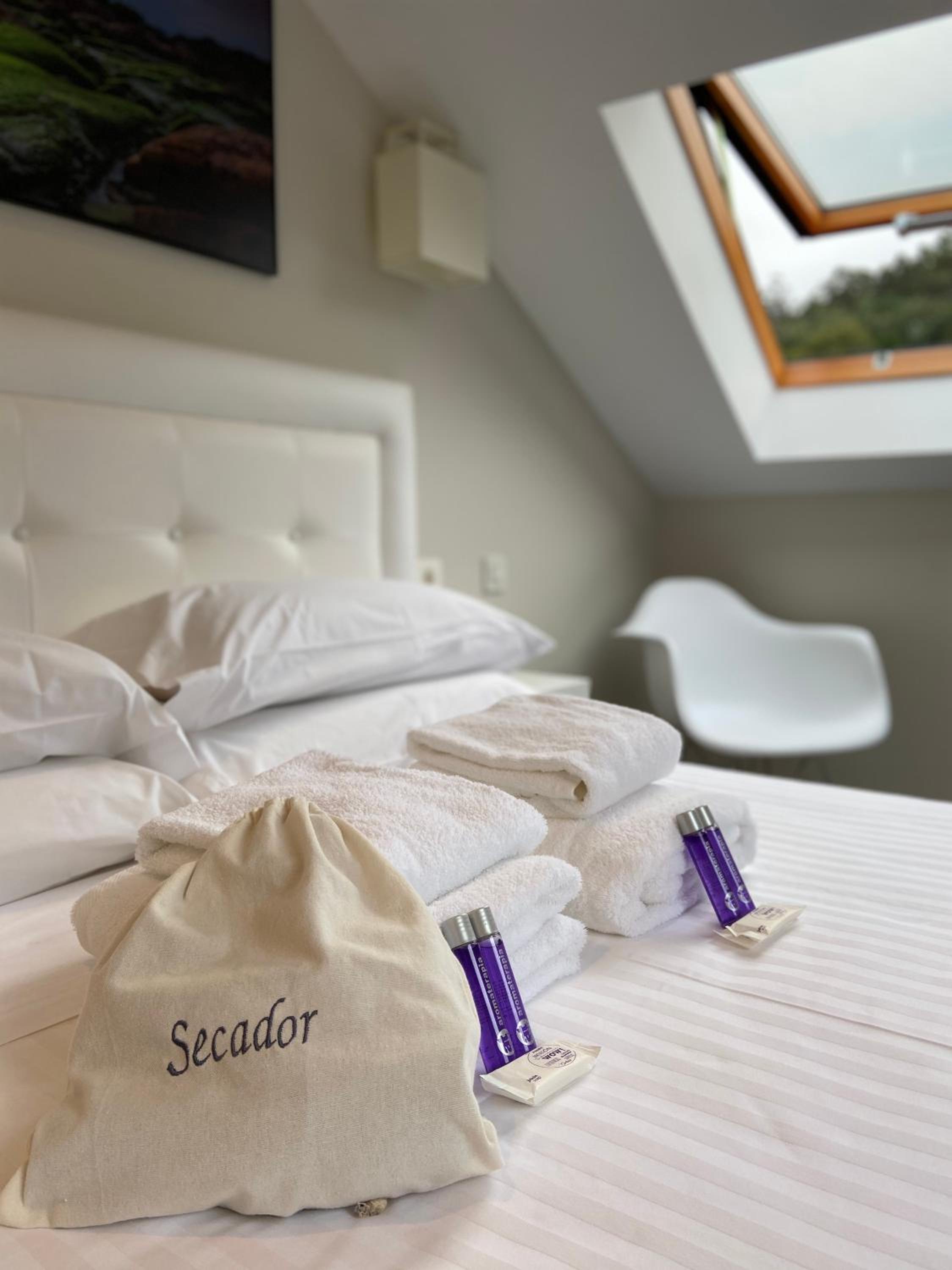 Double Room - Photo 3