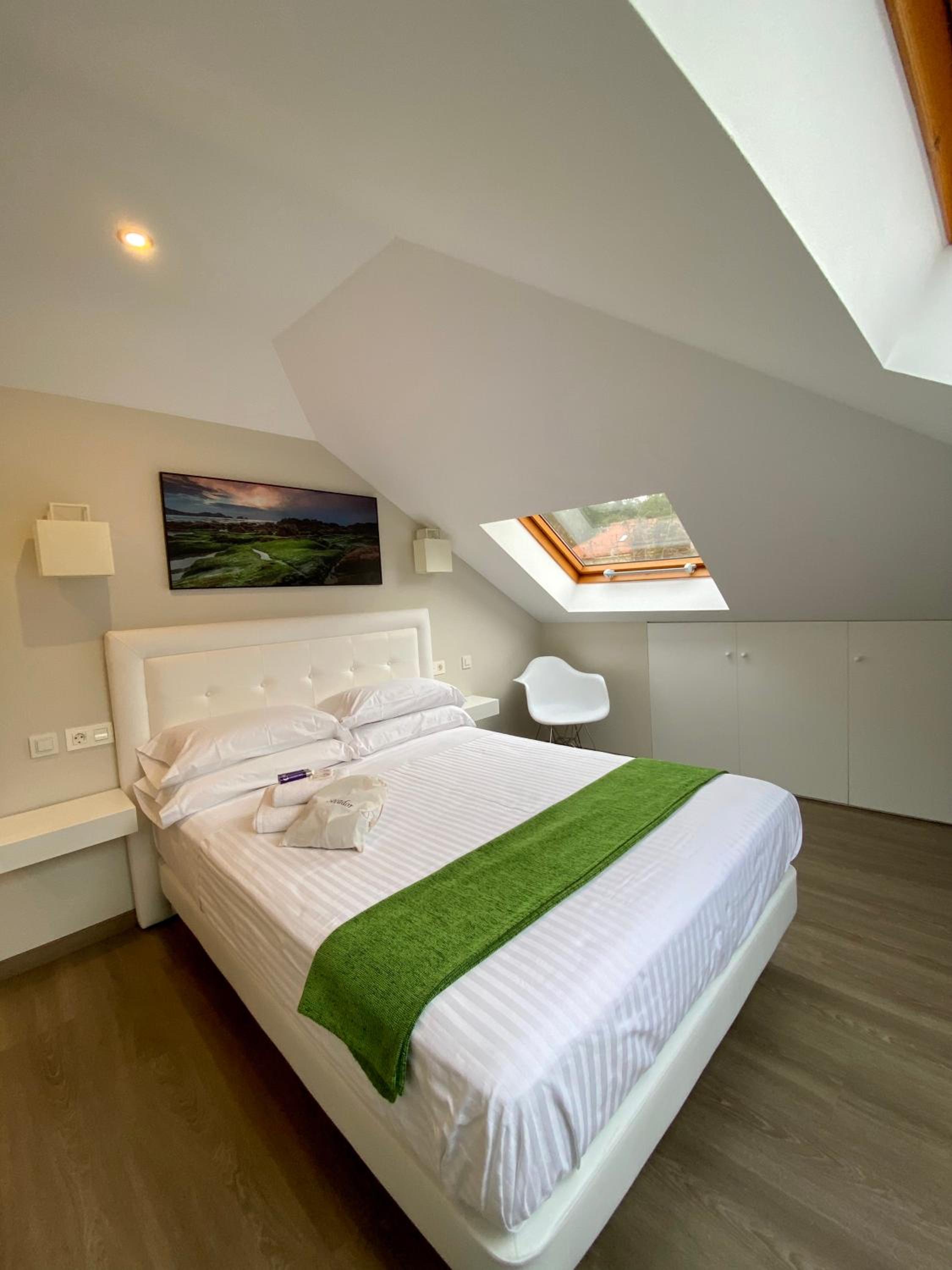 Double Room - Photo 13