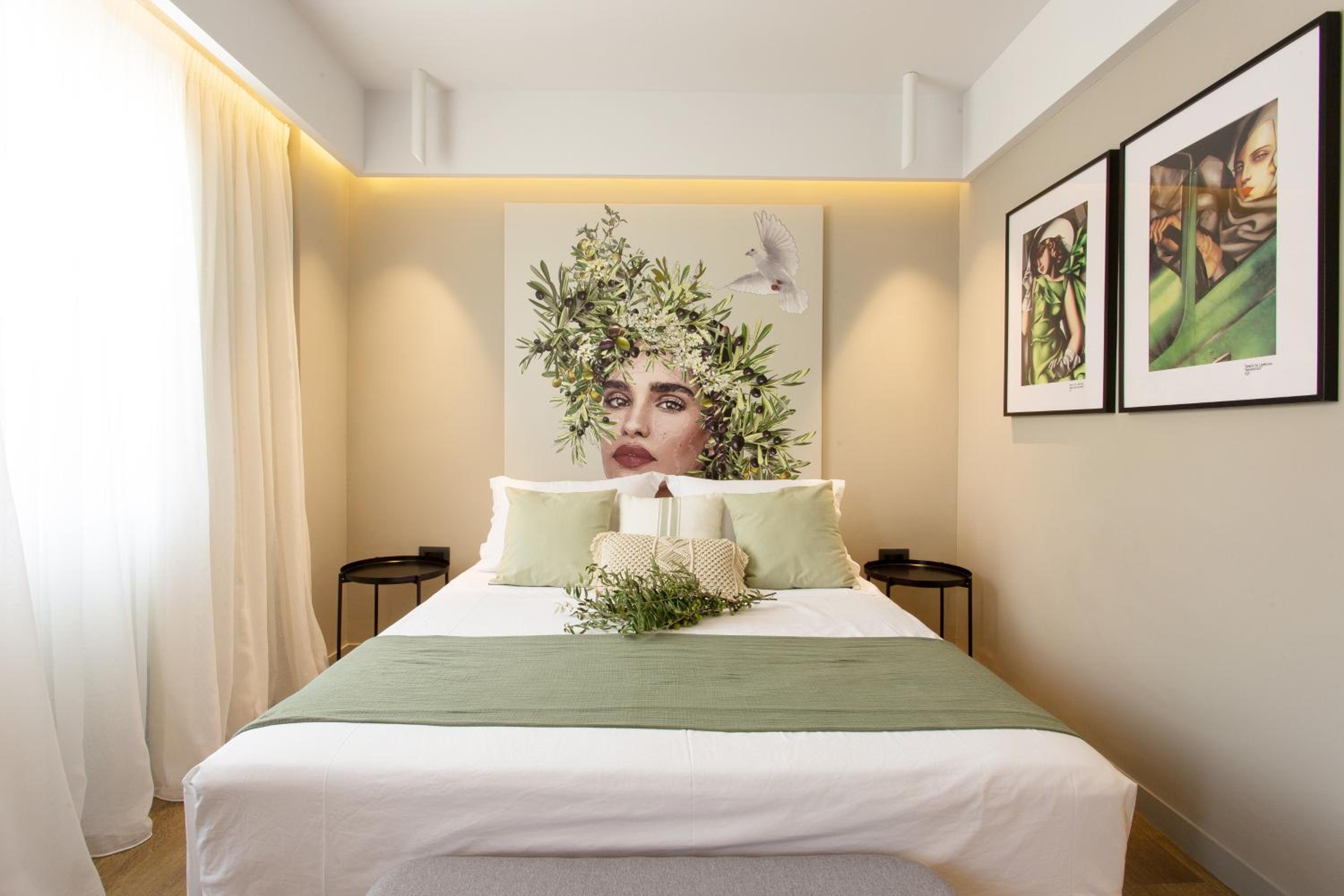Executive Suite - Photo 1