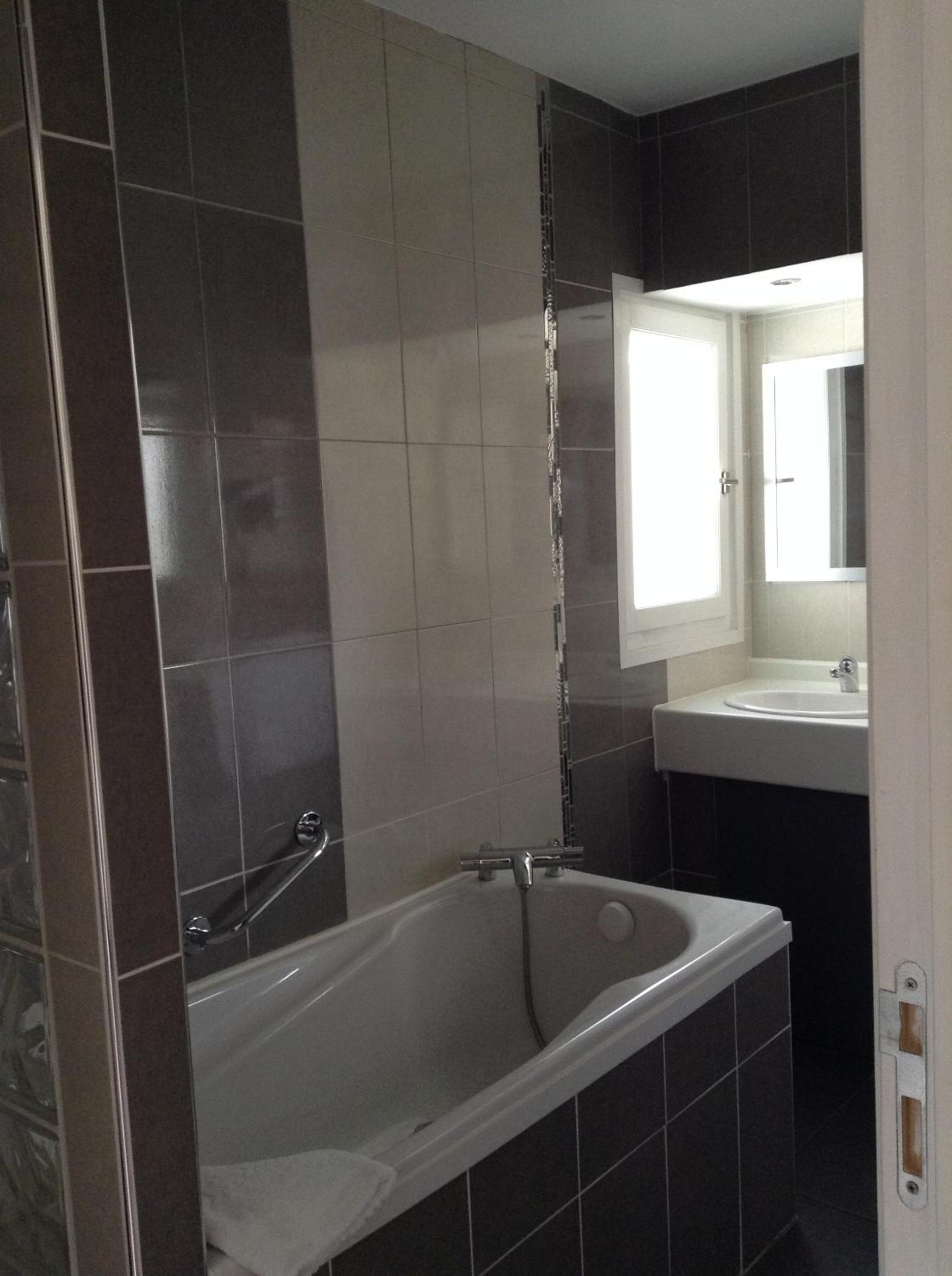 Economy Double Room for 1- 2 People - Photo 5