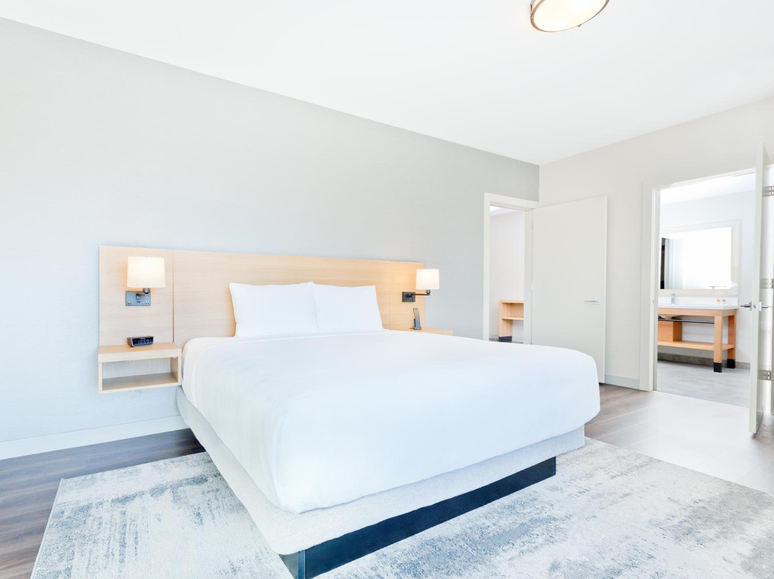 One-Bedroom King Suite with Sofa Bed and Kitchen - Photo 1