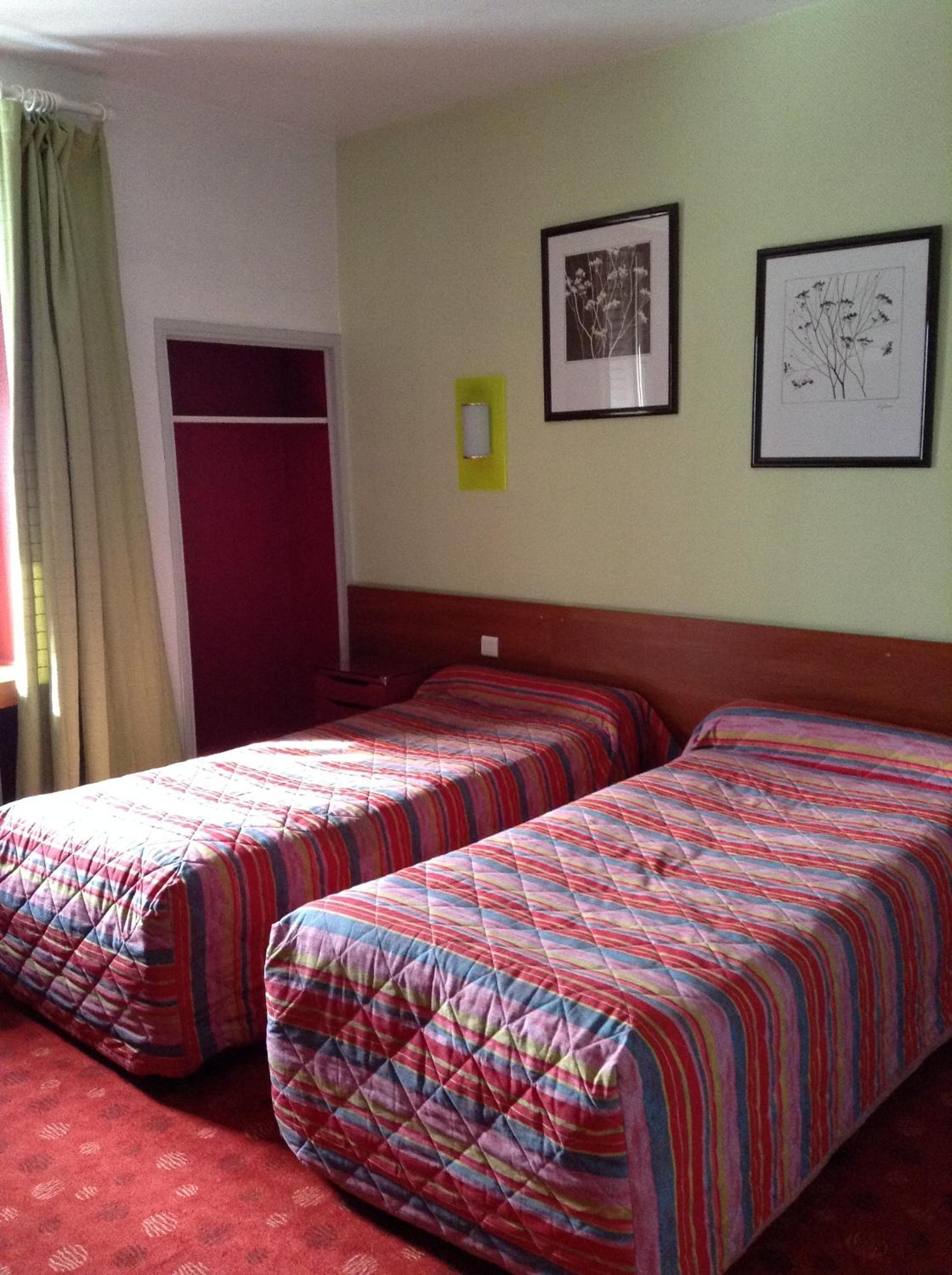 Twin Room - Photo 4