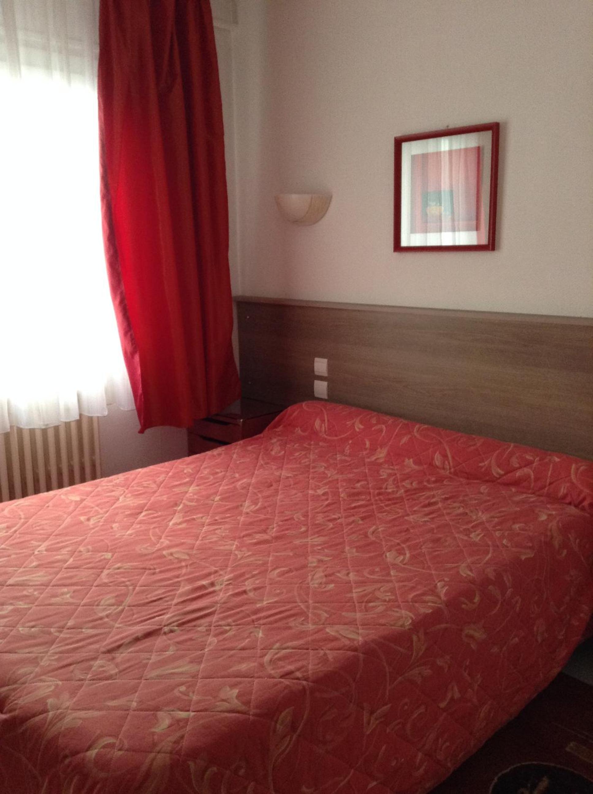 Double Room - Photo 2