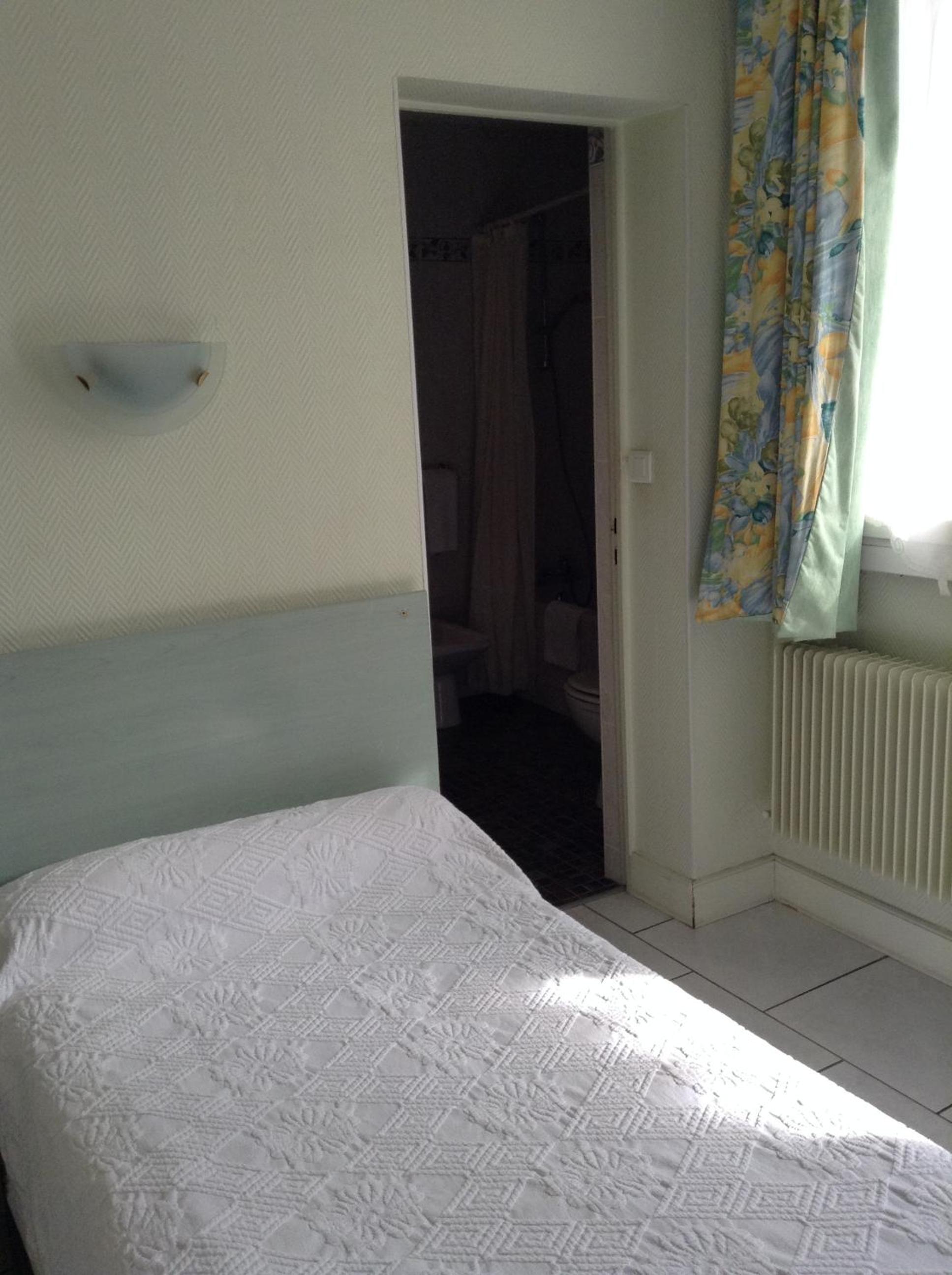 Economy Double Room for 1- 2 People - Photo 7