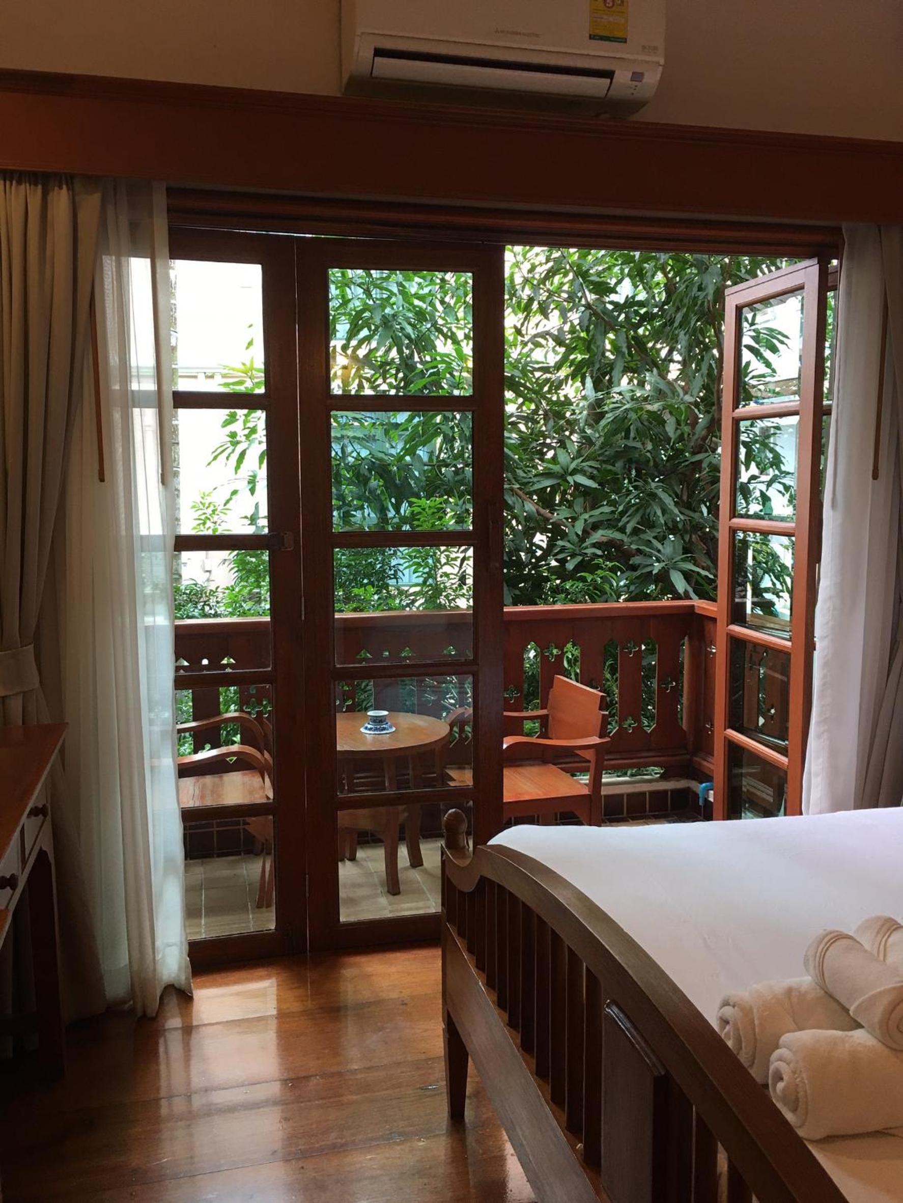 Deluxe Double Room with Balcony - Photo 5