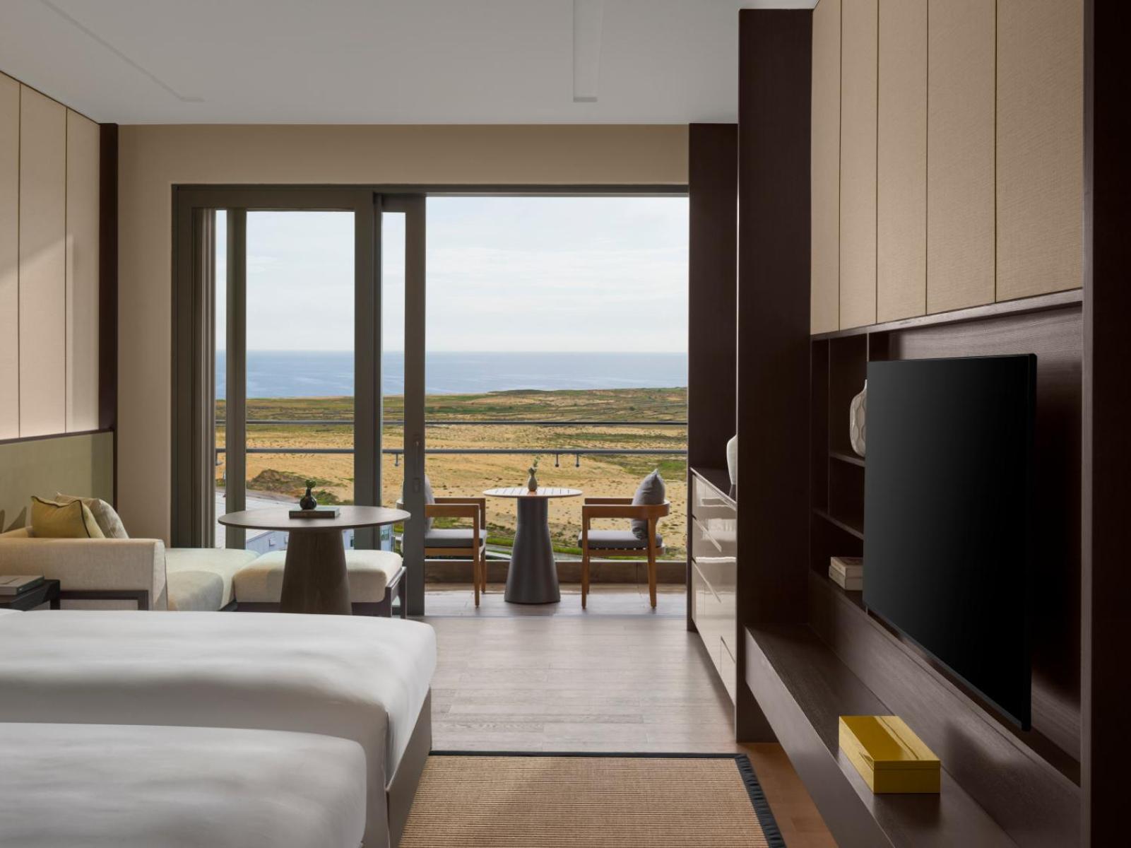 Superior Ocean View Twin  photo 2