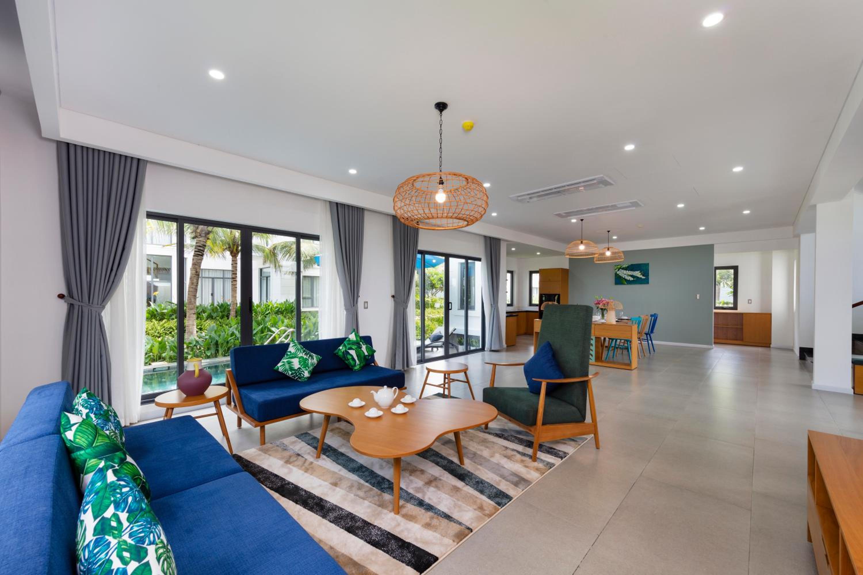 Three-Bedroom Villa with Private Pool and Garden View - Photo 1