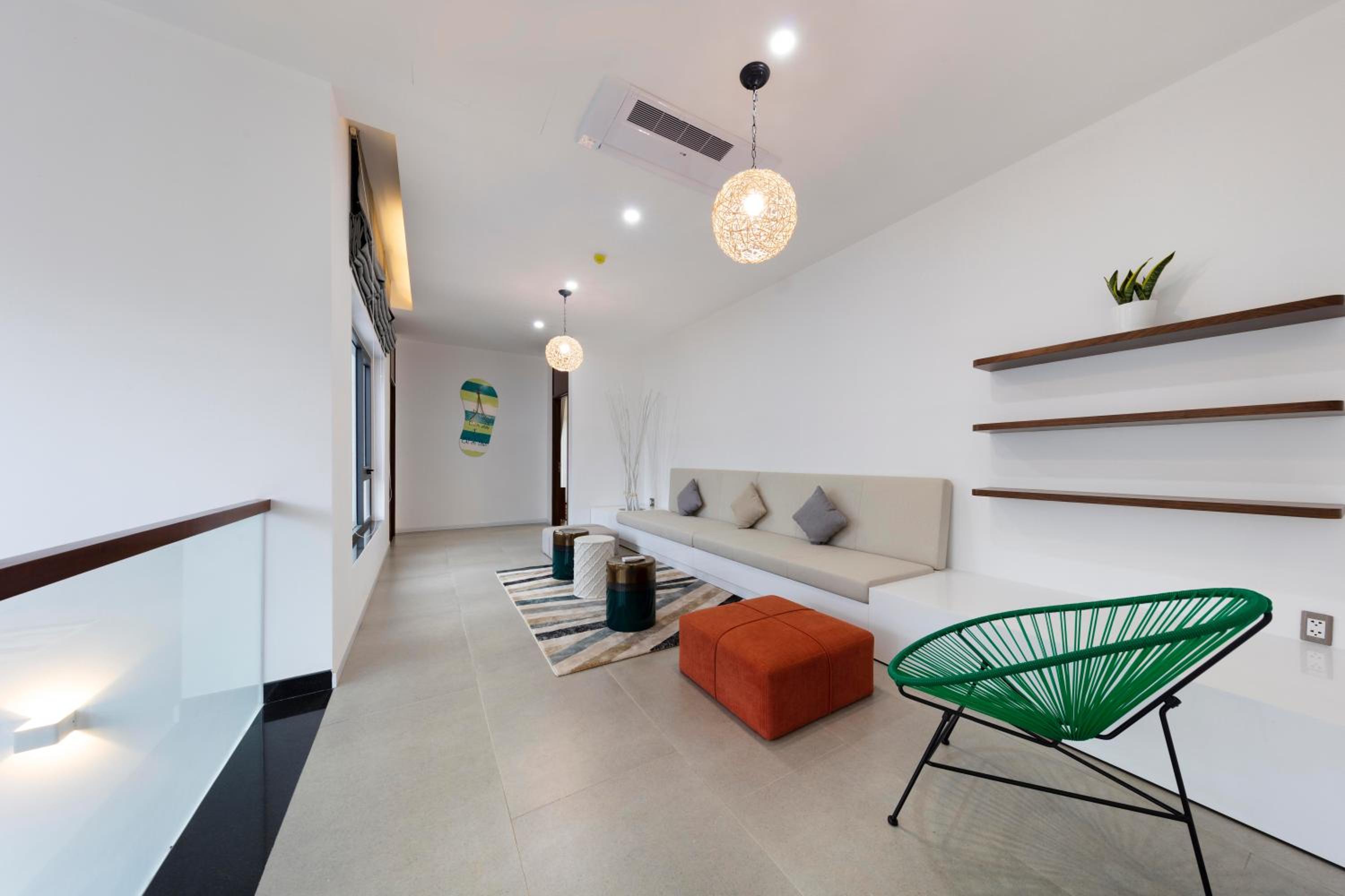 Four-Bedroom Villa with Private Pool and Garden View - Photo 2