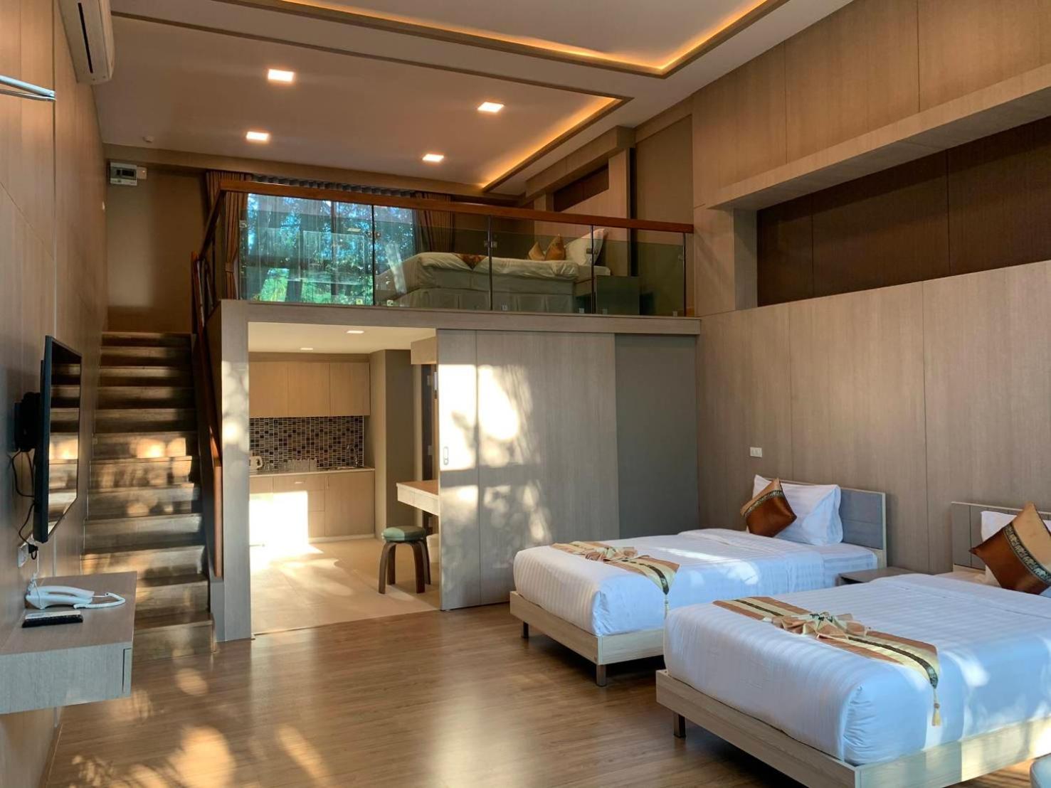 Family Room - Photo 10