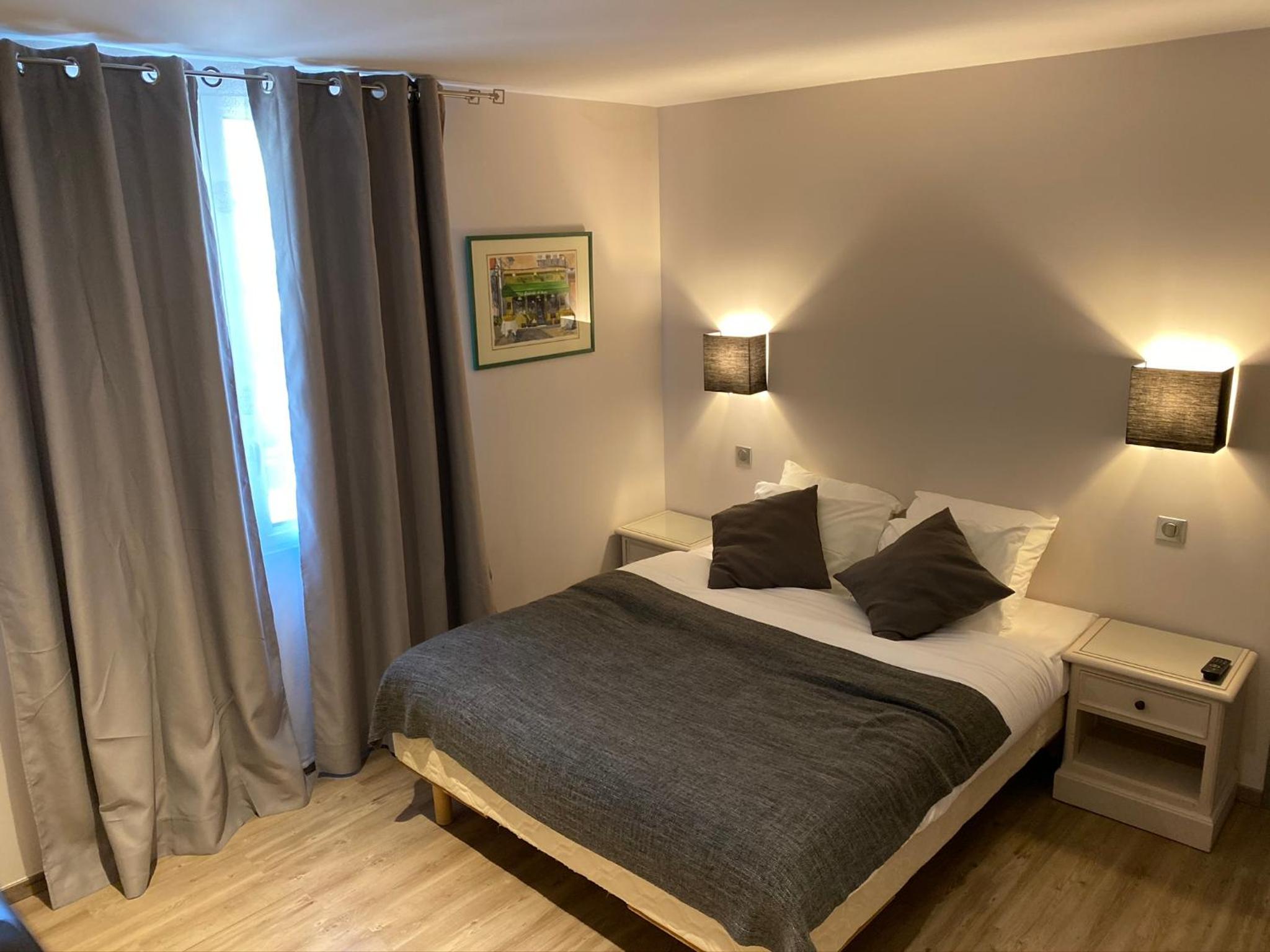 Two-Bedroom Suite - Photo 2