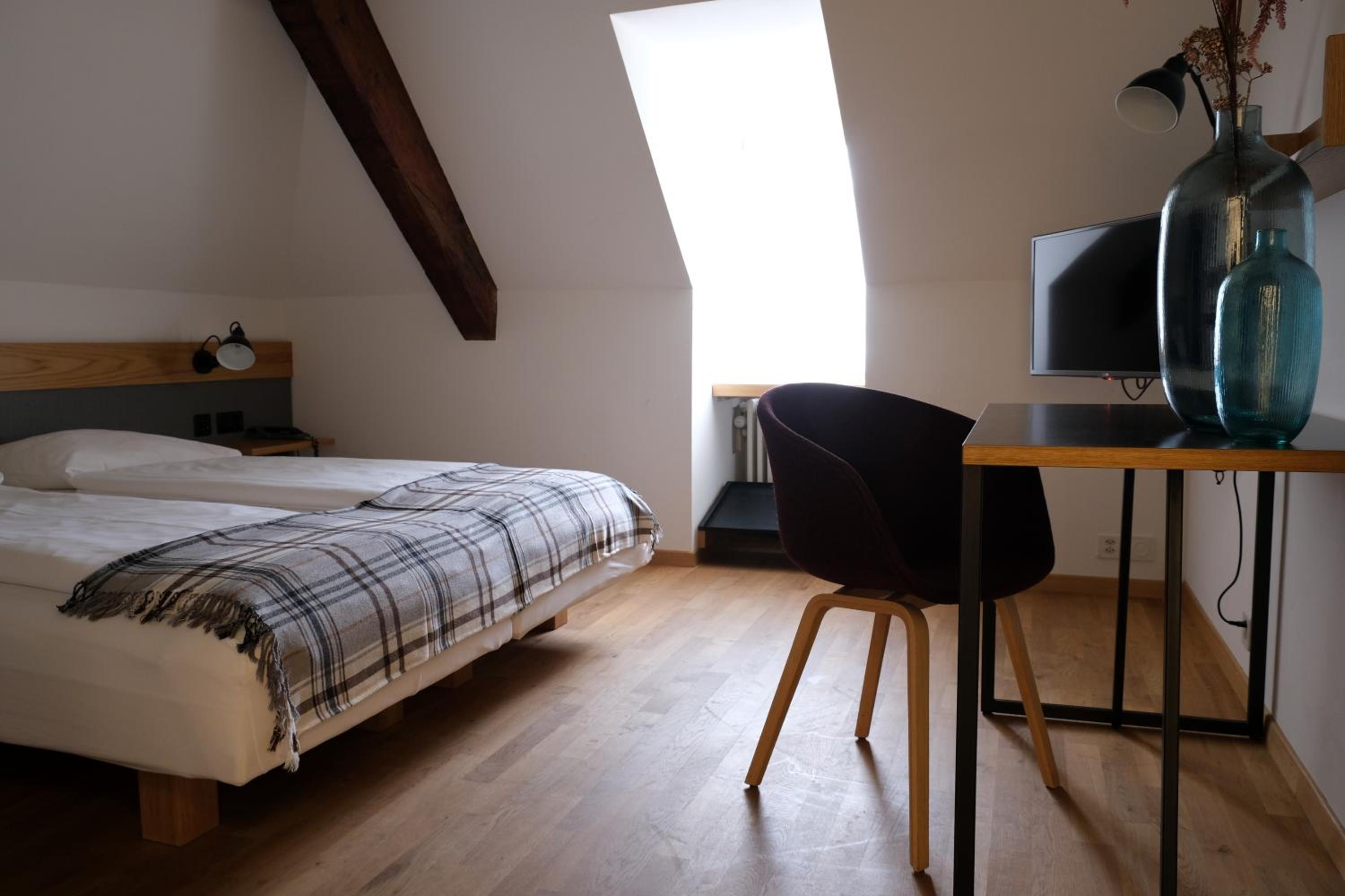 Double Room with Shared Bathroom photo 3