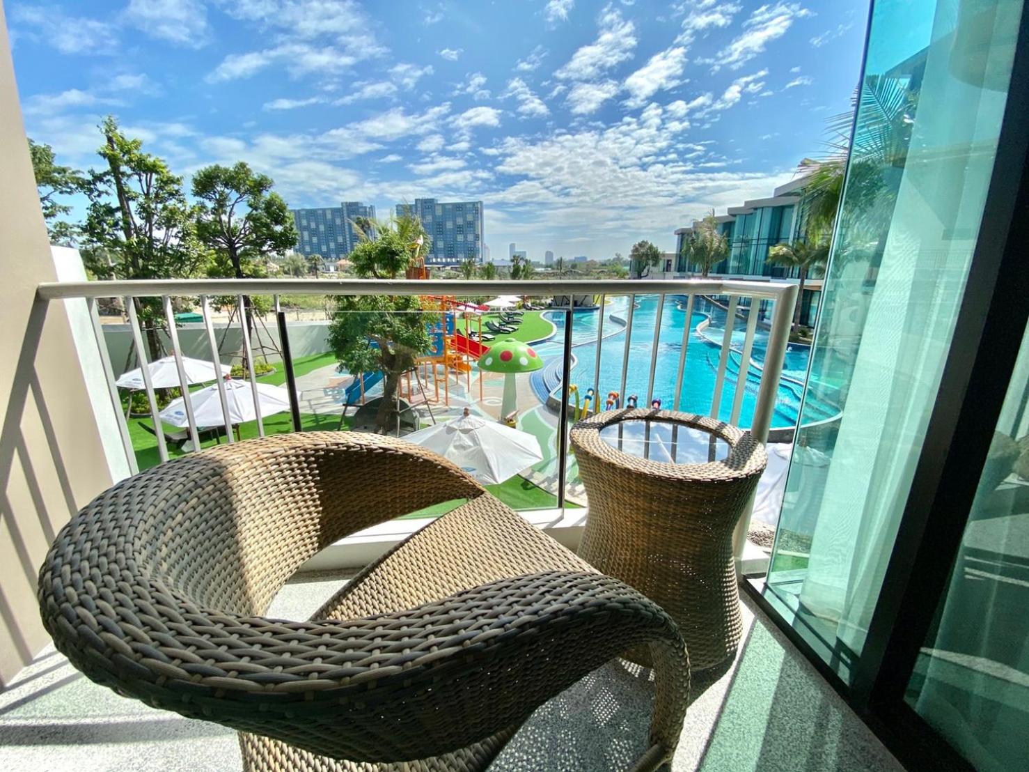 Double or Twin Room with Pool View - Photo 10