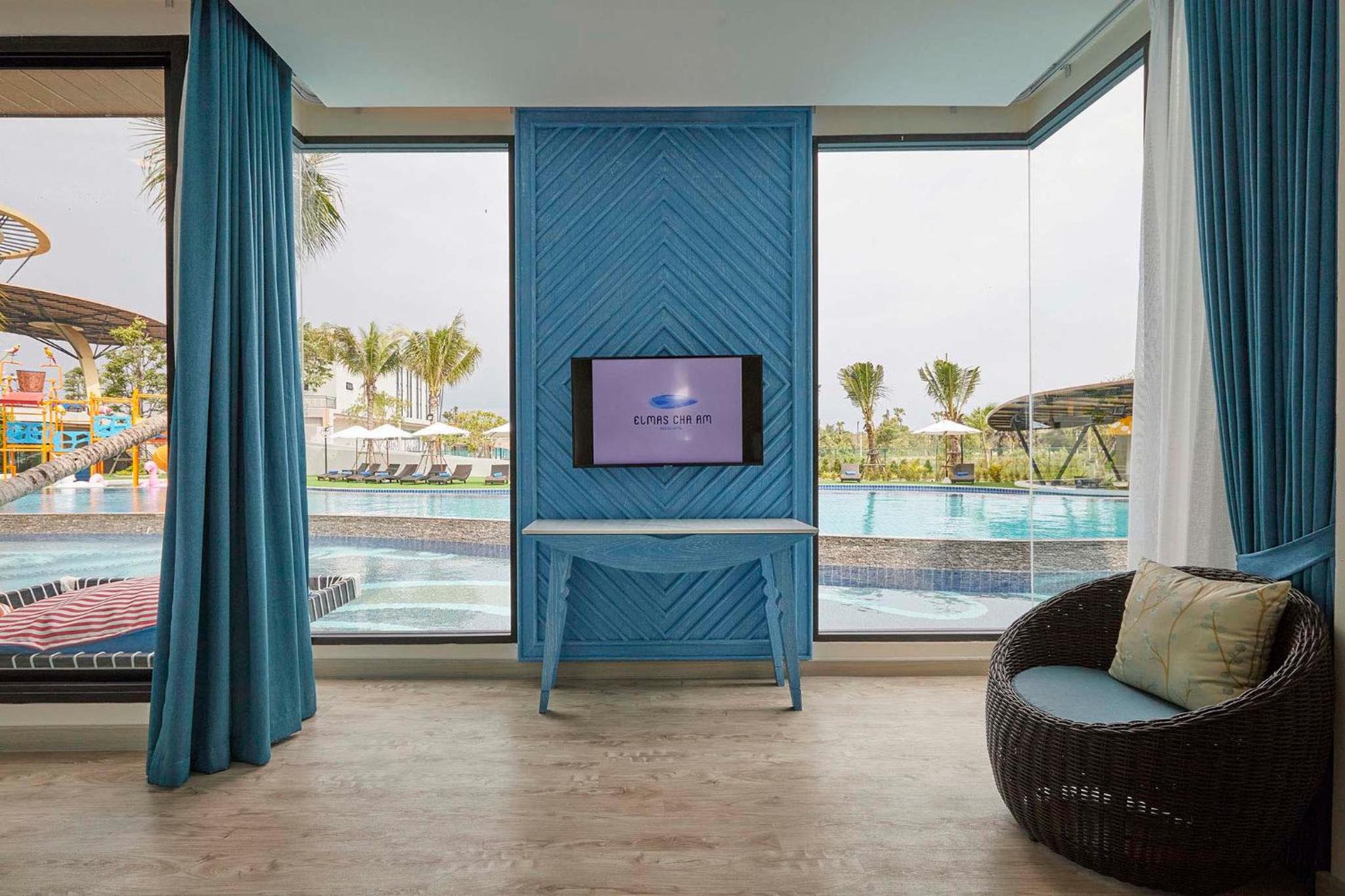 Double or Twin Room with Swimming Pool Access photo 3