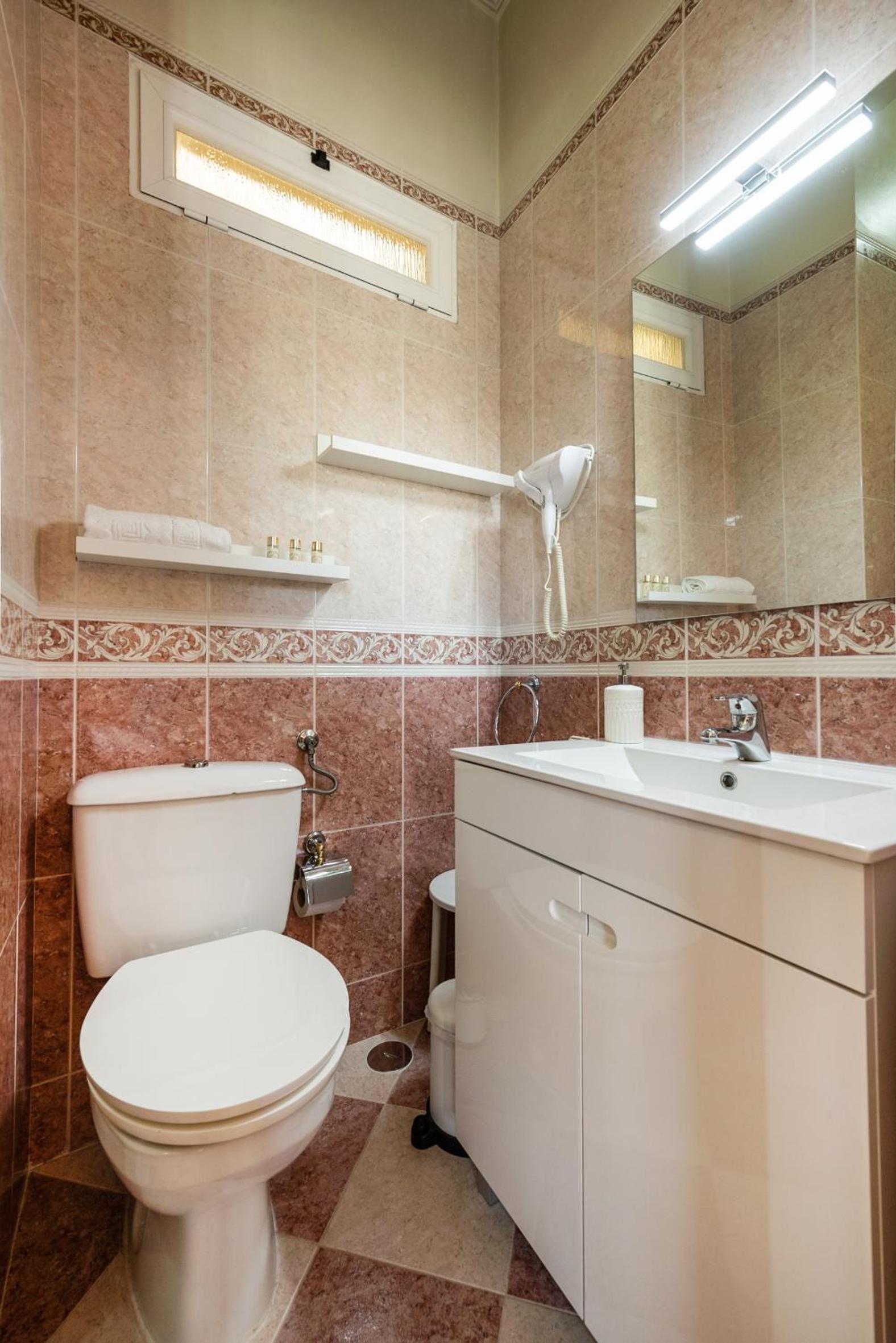 Standard Double Room - Photo 3