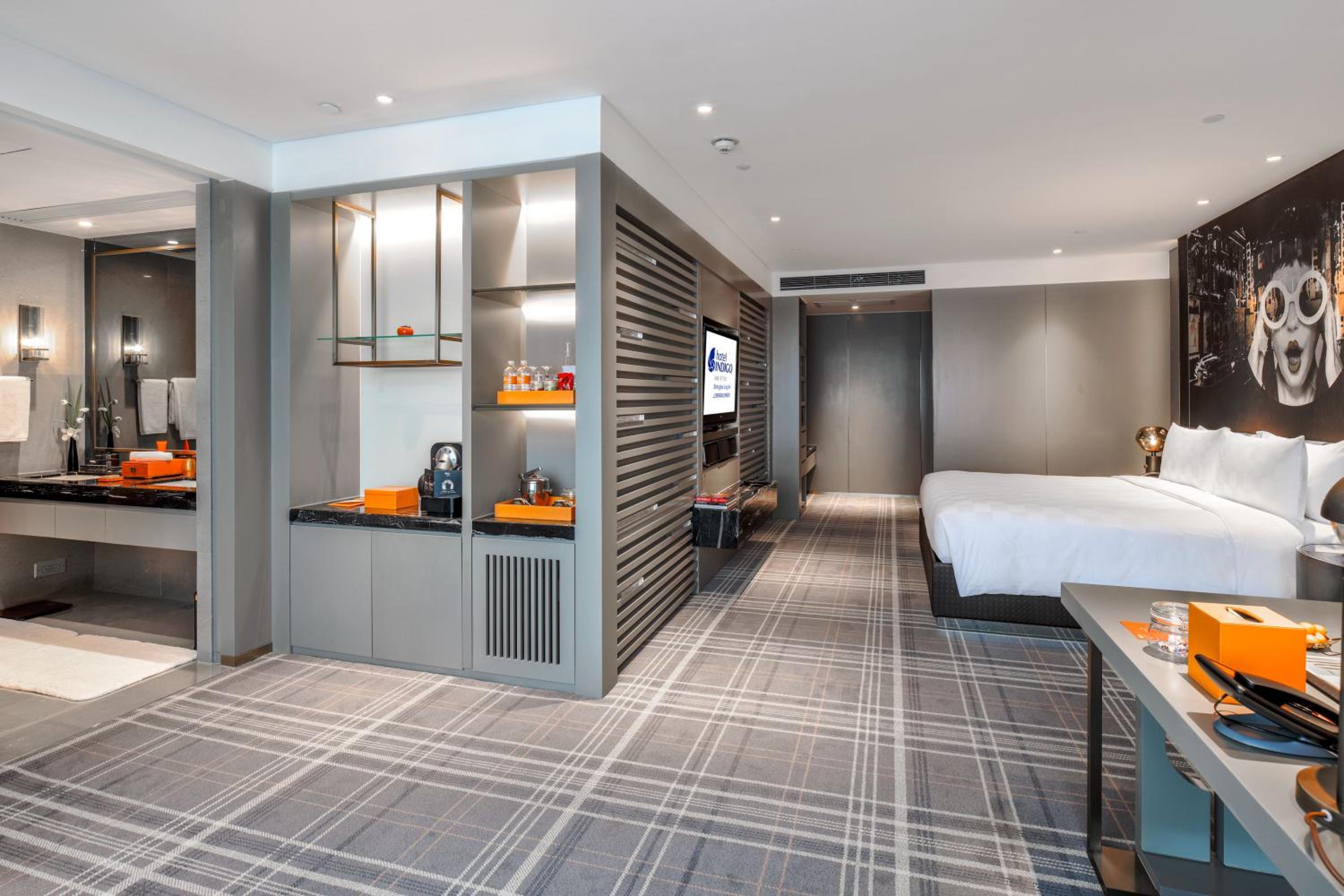 Premium King Room with City View