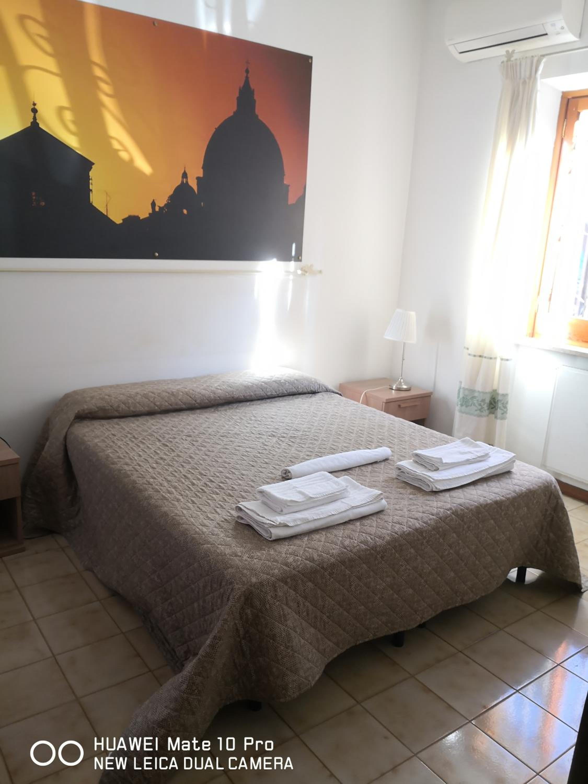 Economy Double Room photo 2