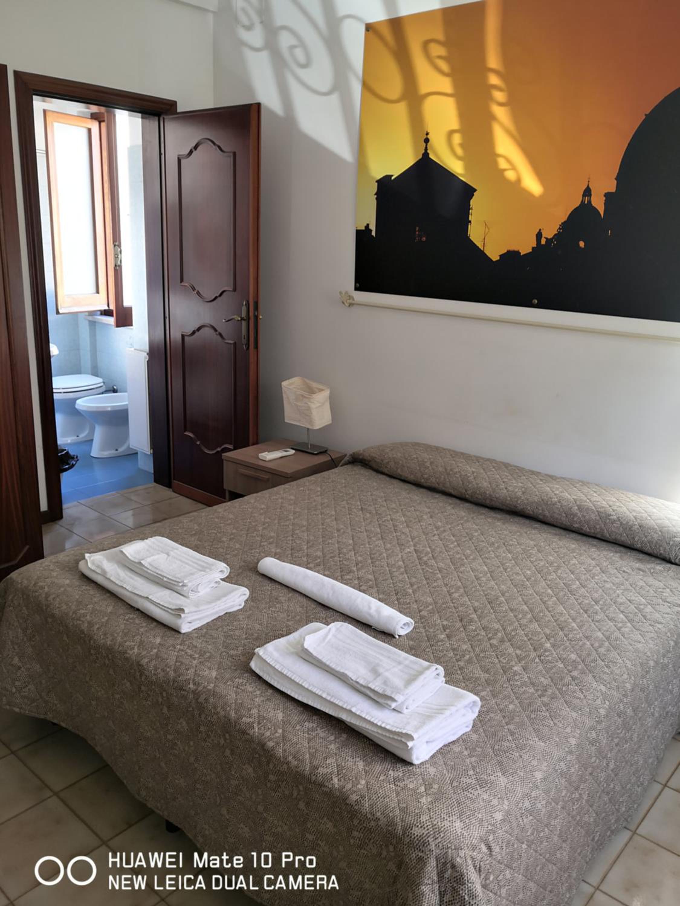 Economy Double Room photo 3