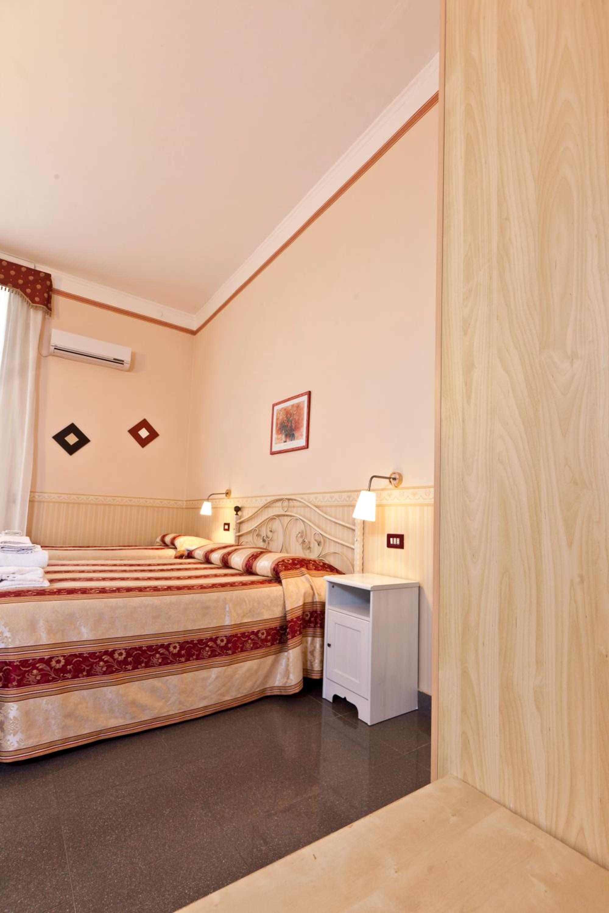 Quadruple Room photo 2