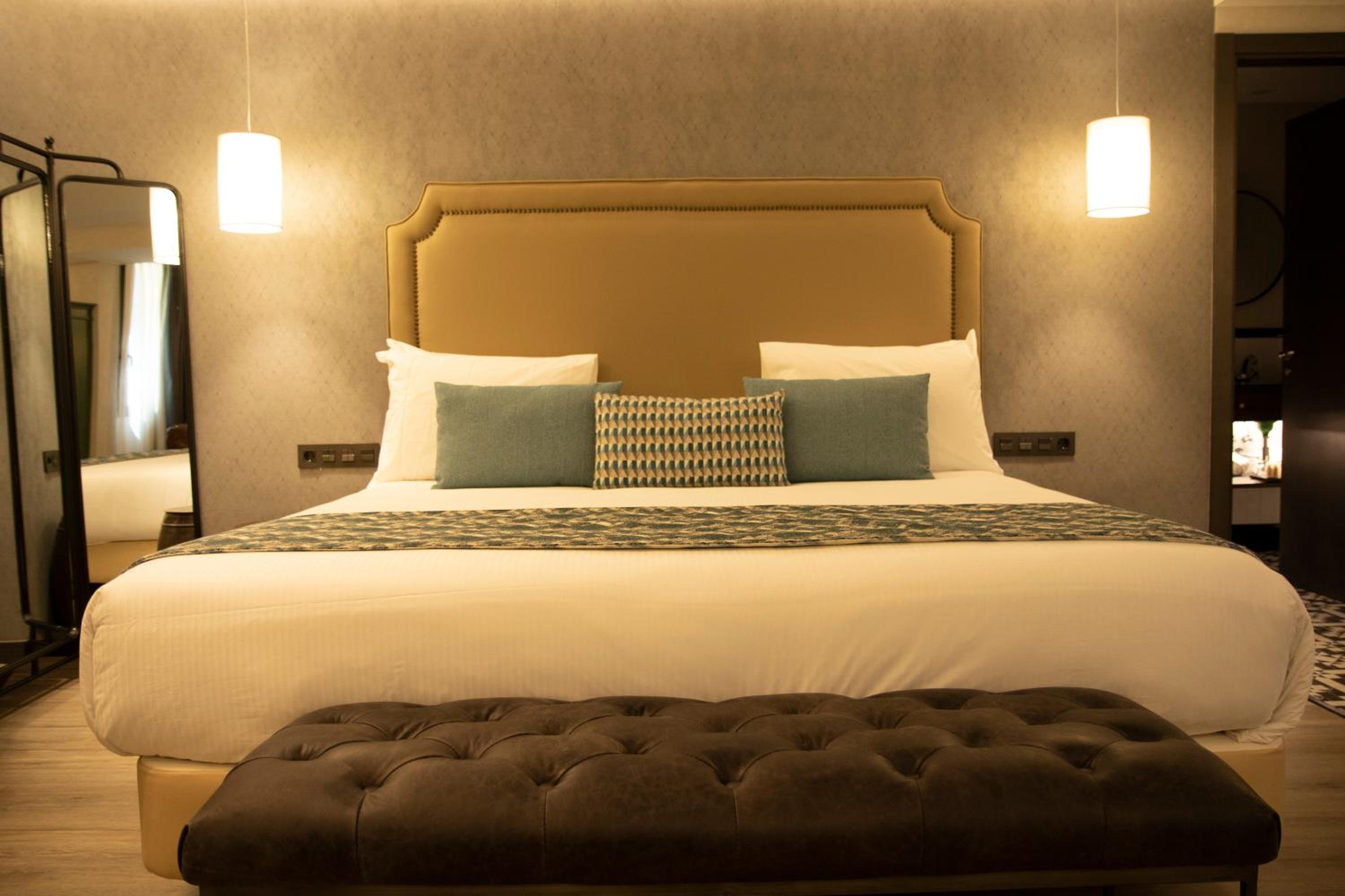 One-Bedroom King Suite
