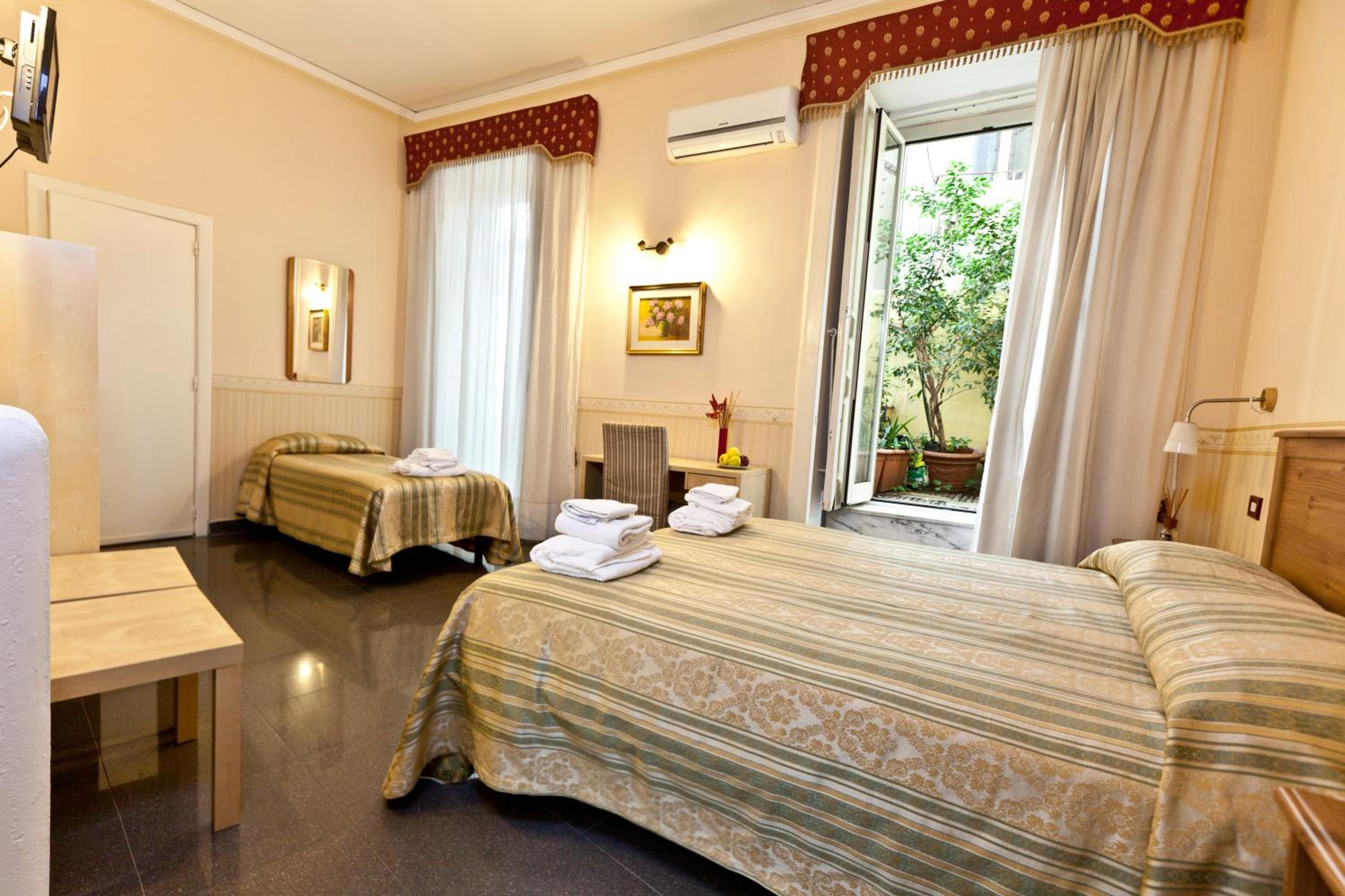 Triple Room photo 1