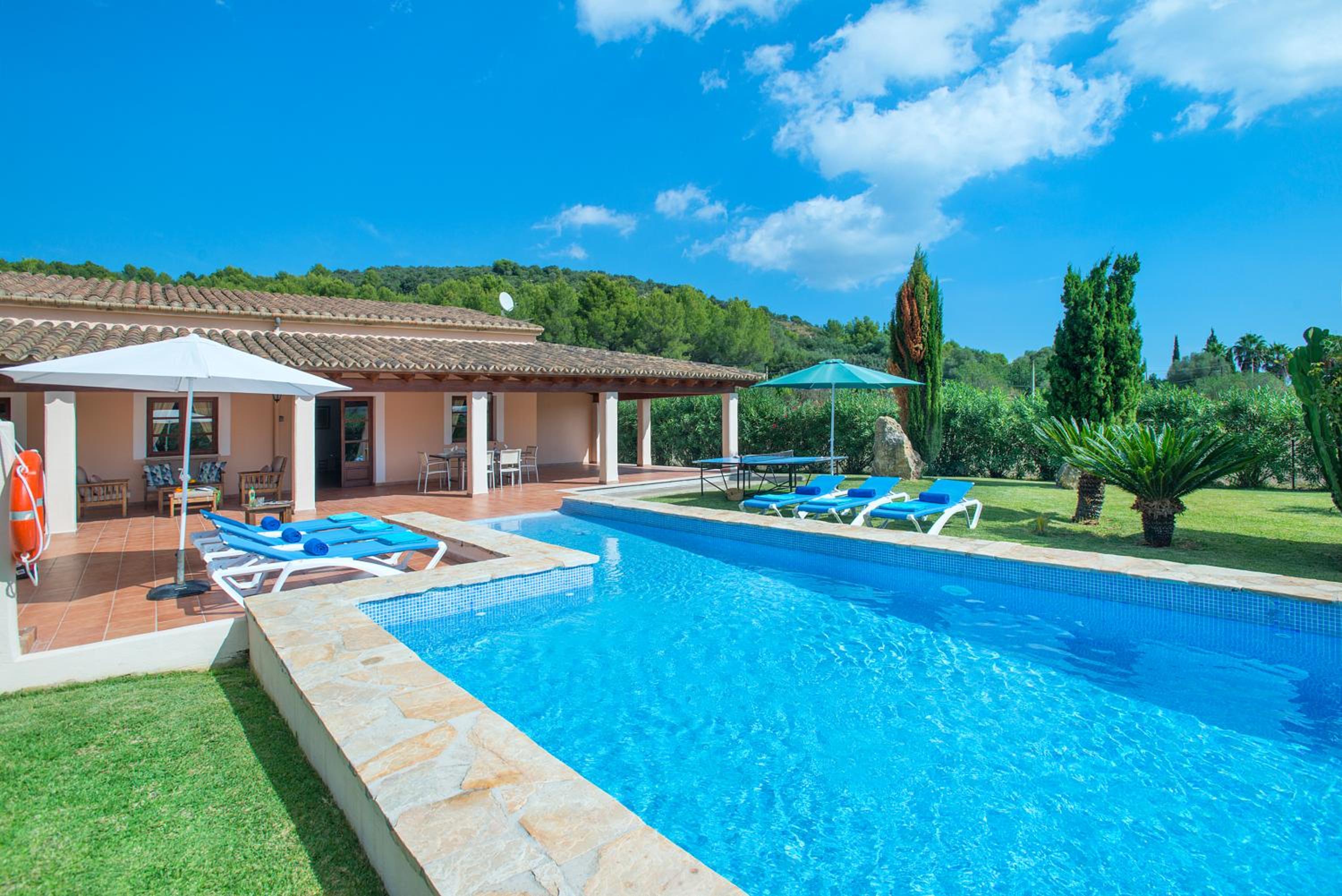Villa photo 3