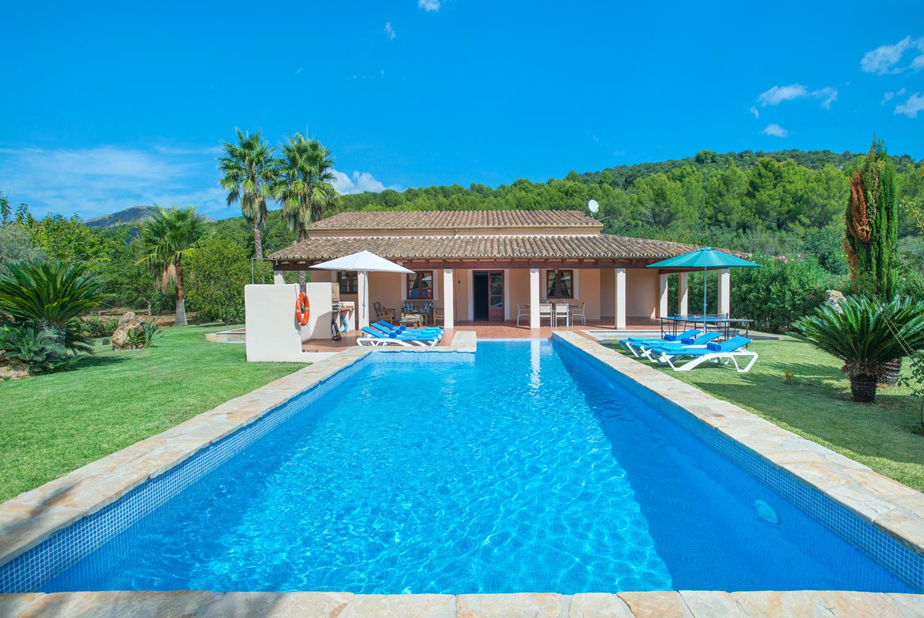 Villa photo 2