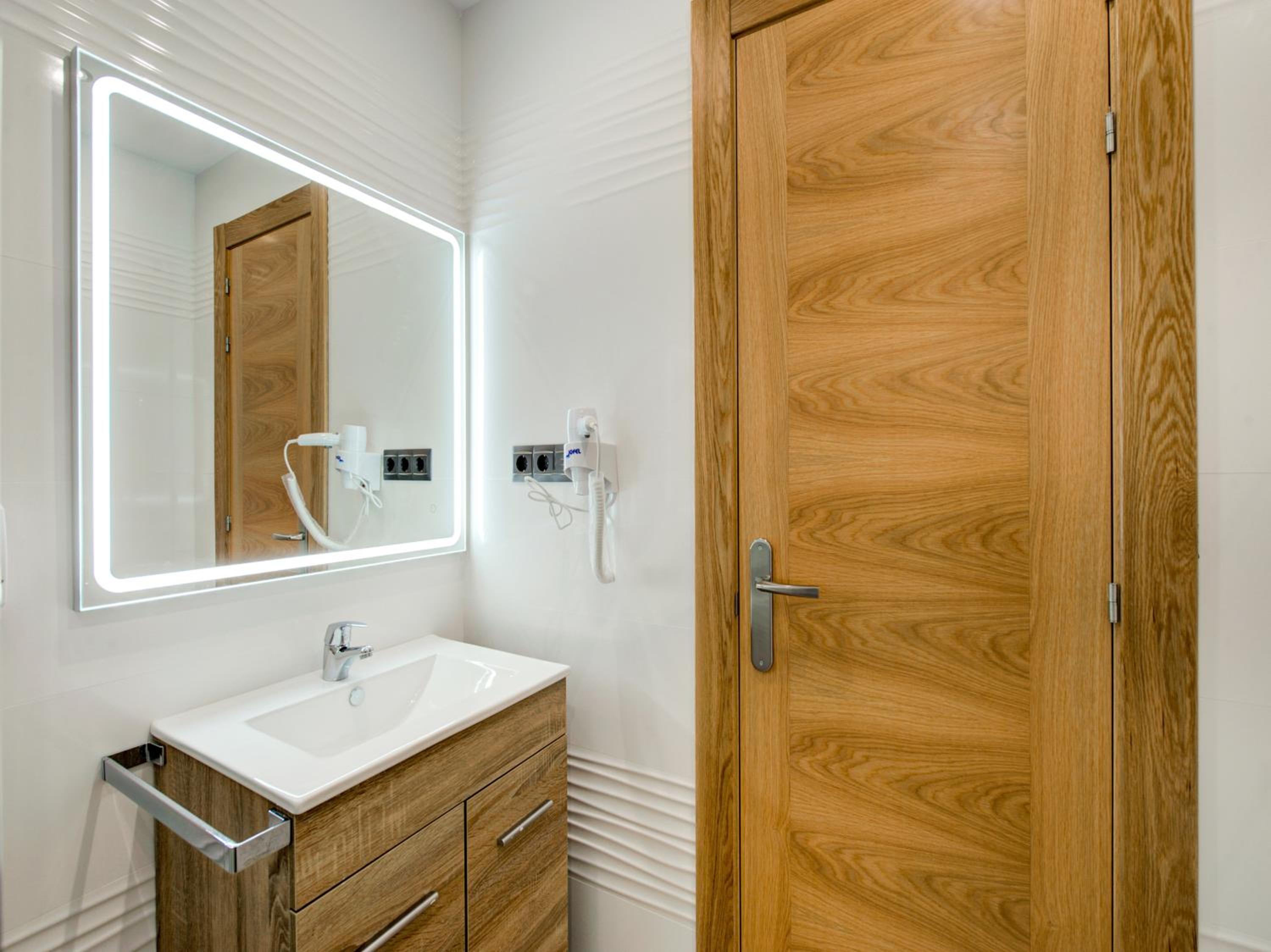 Double Room with Extra Bed photo 2