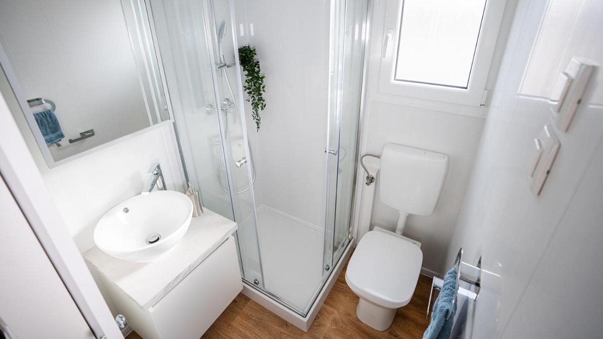 Mari Mobile Home with pool - Photo 10
