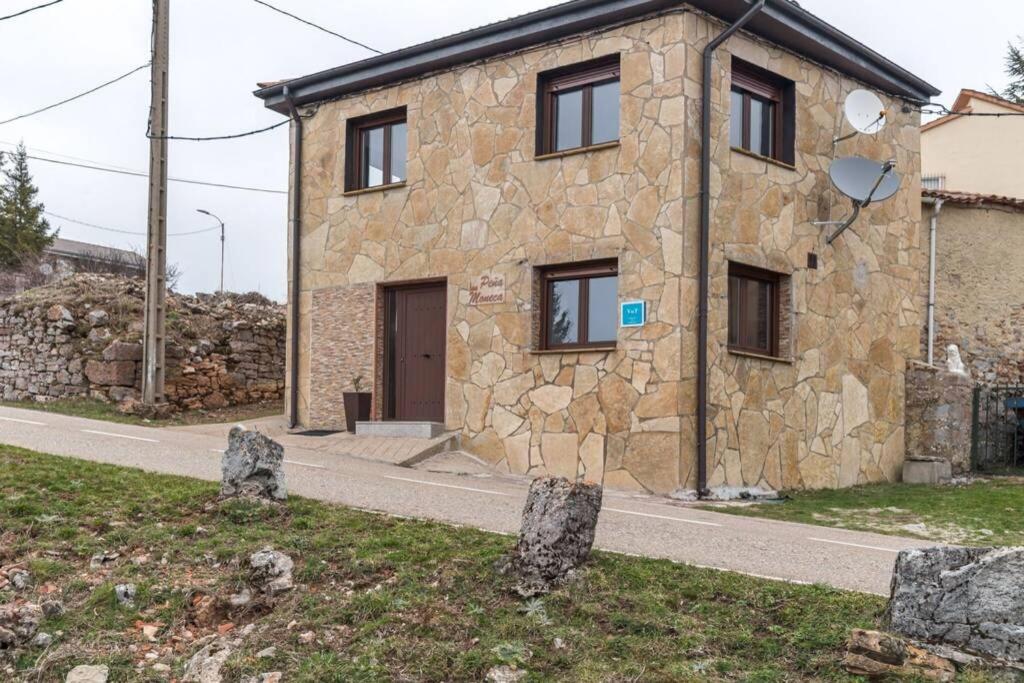 Three-Bedroom House photo 2