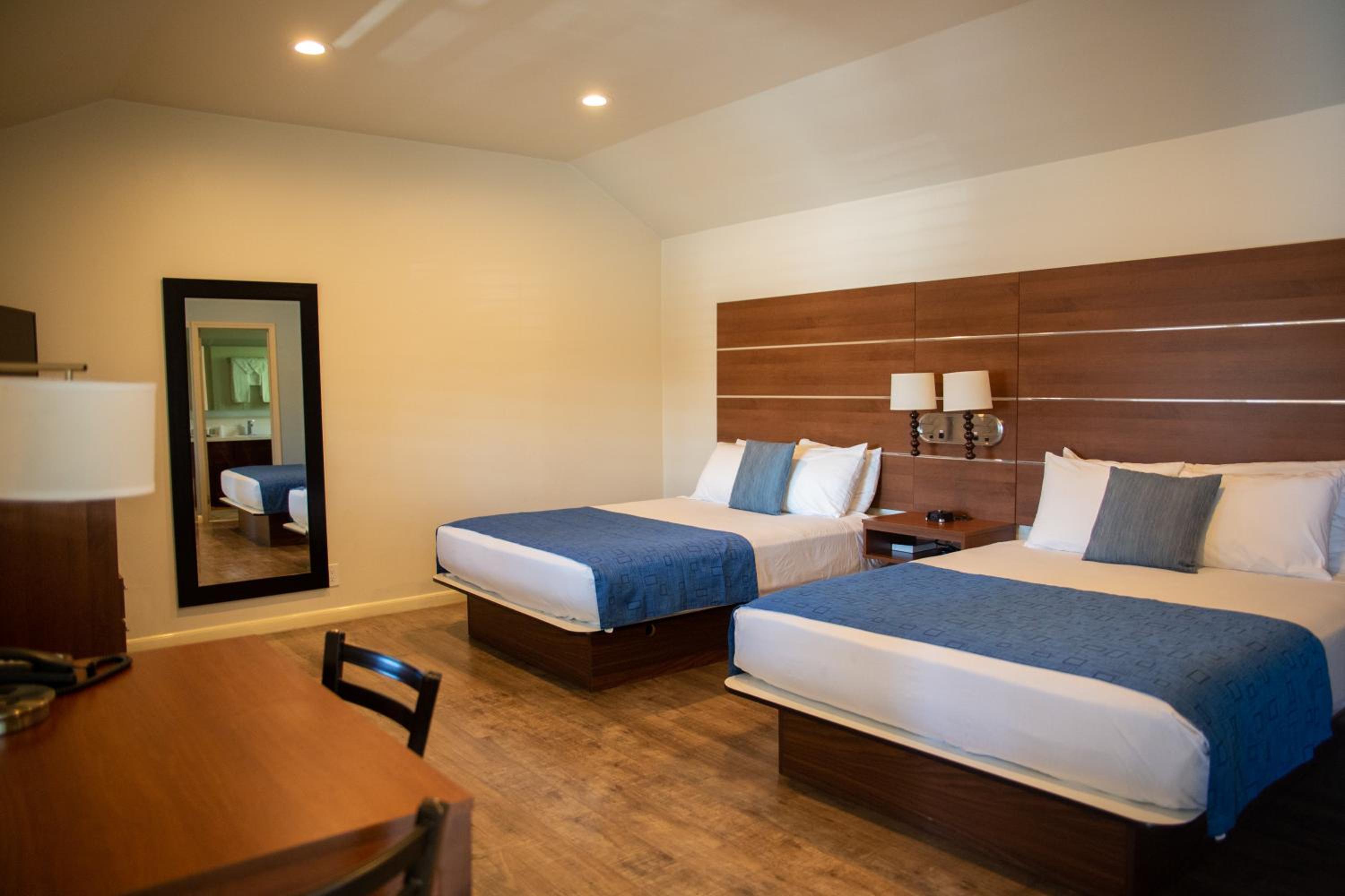 Deluxe Queen Room with Two Queen Beds