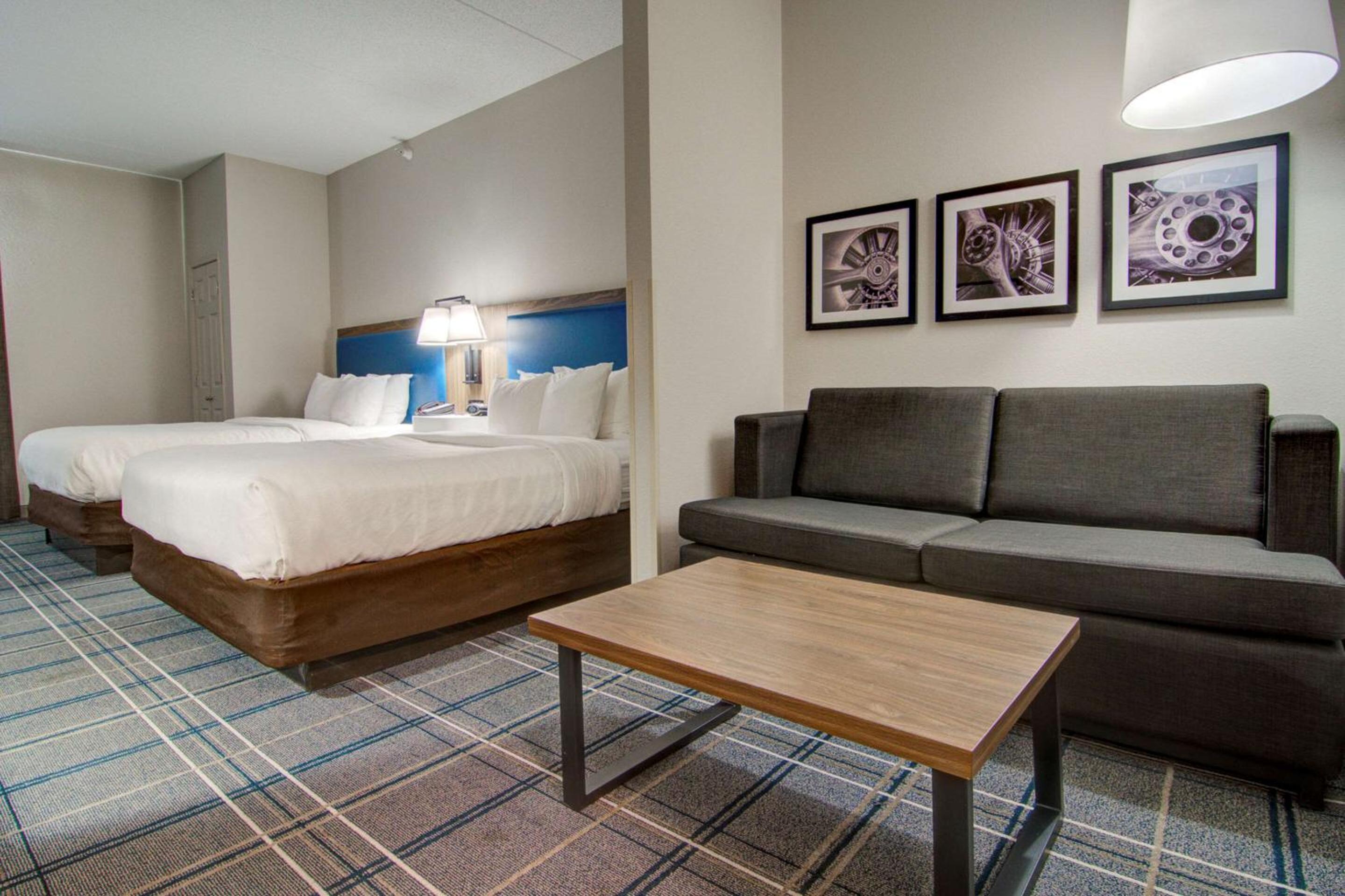 King Suite with Sofa-Bed
