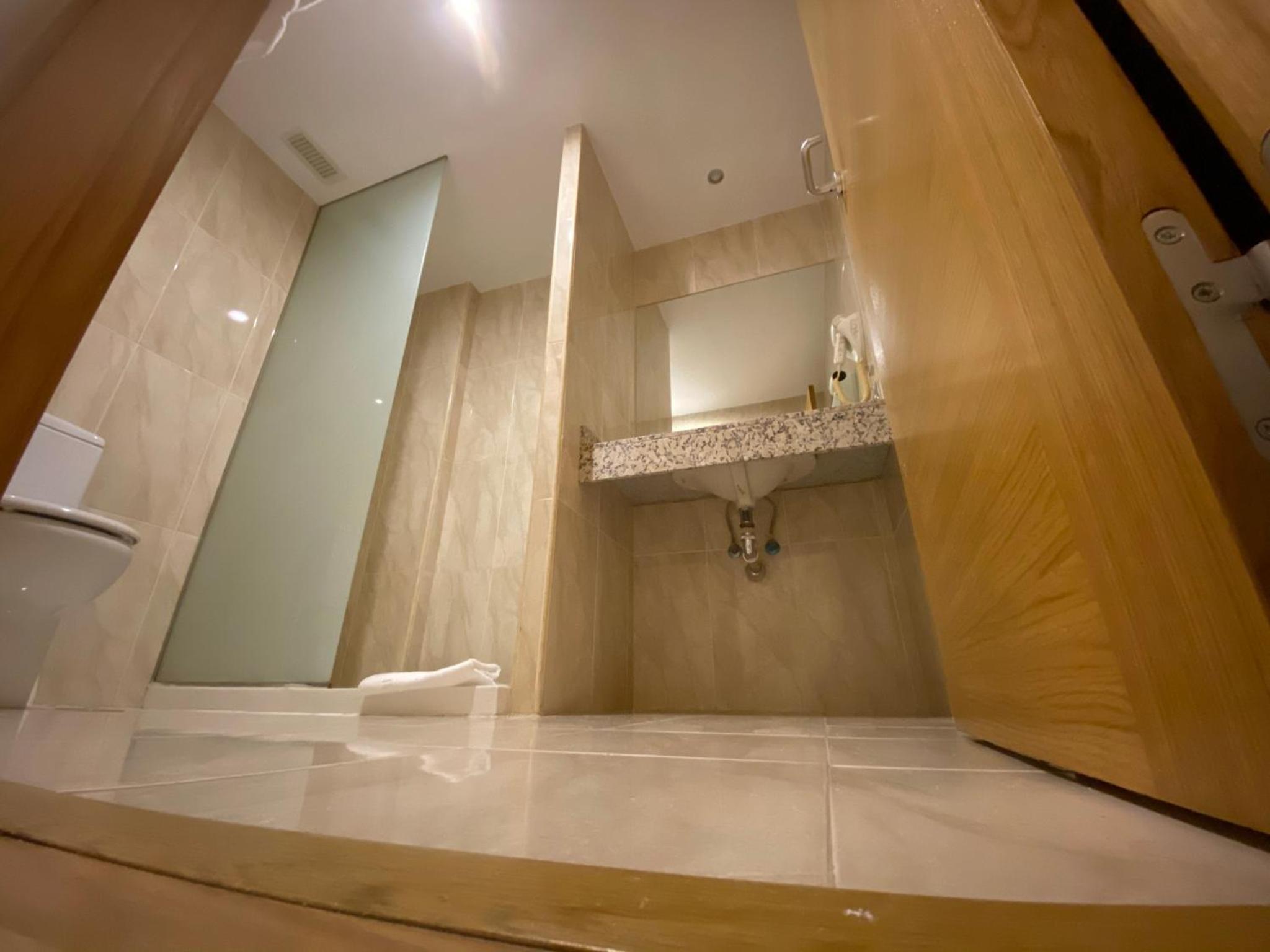 Double Room - Photo 11