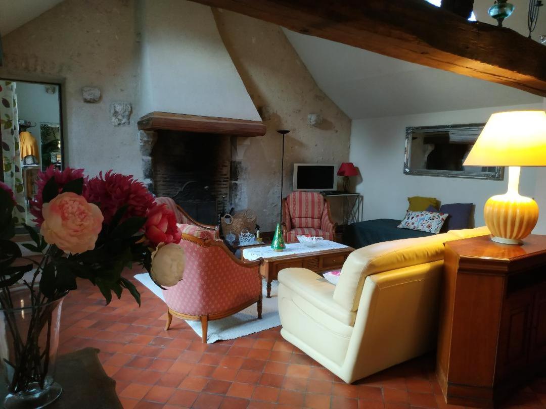 Deluxe King Suite - Photo 3