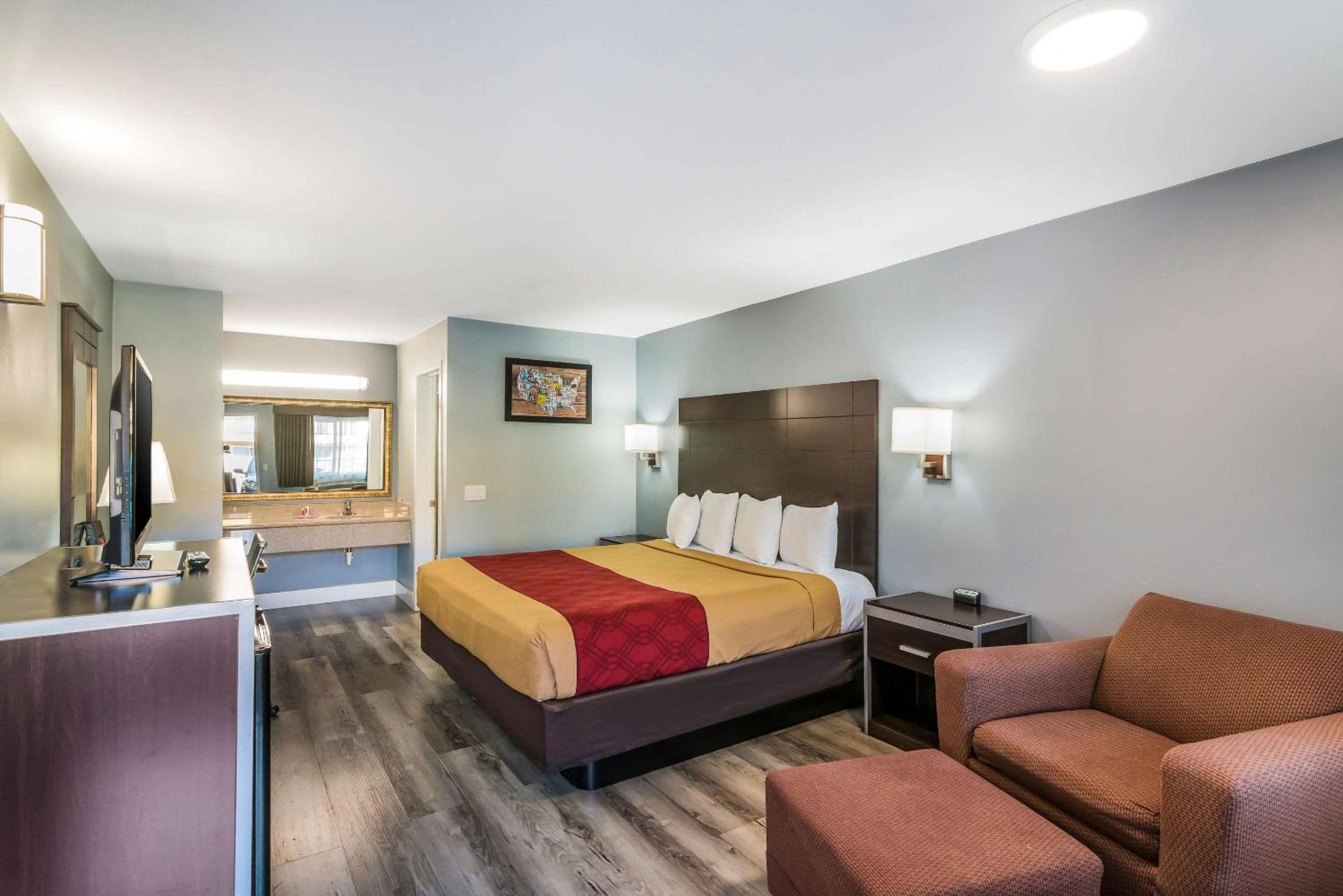 King Room - Accessible/Non-Smoking photo 1