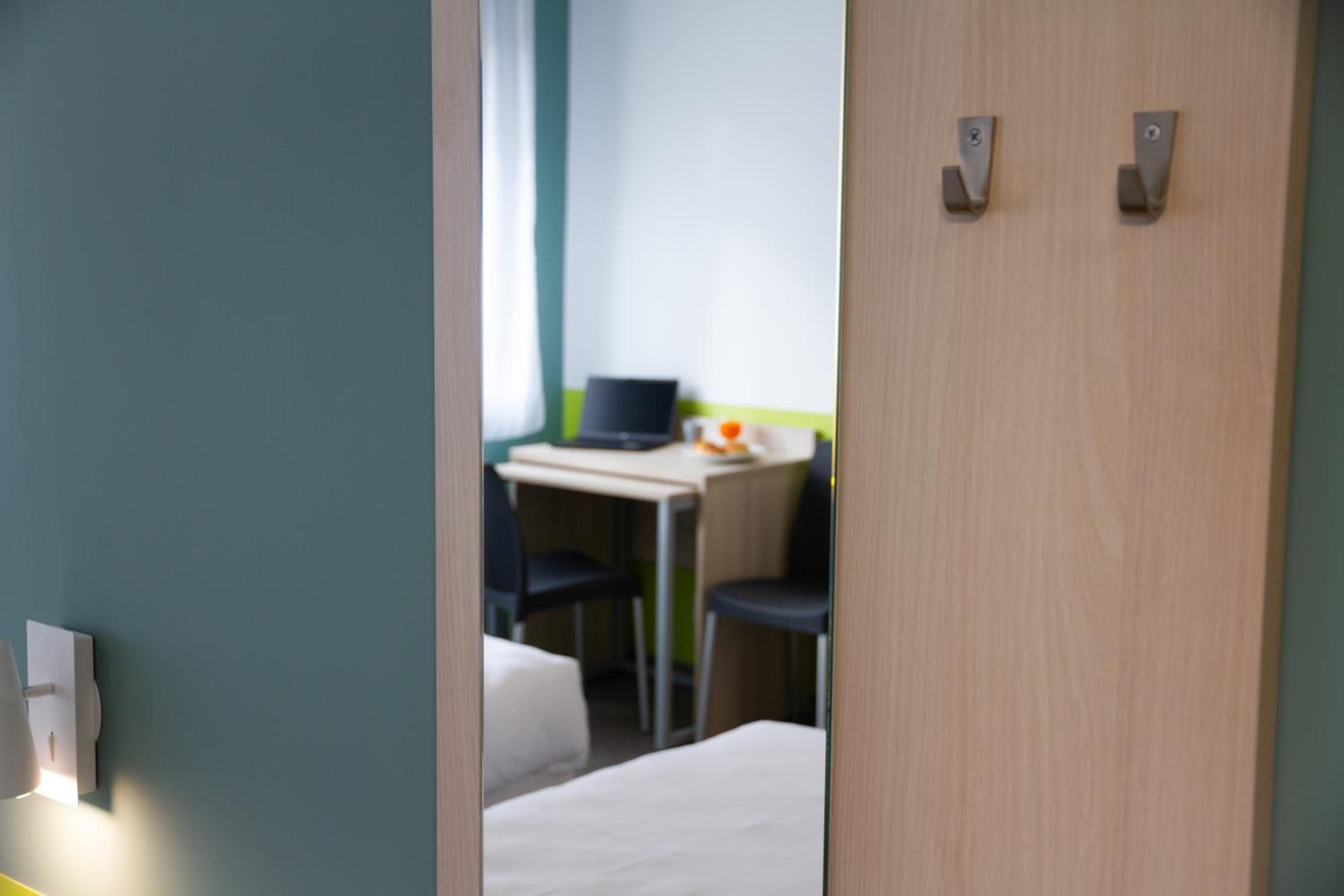 Twin Room - Photo 6