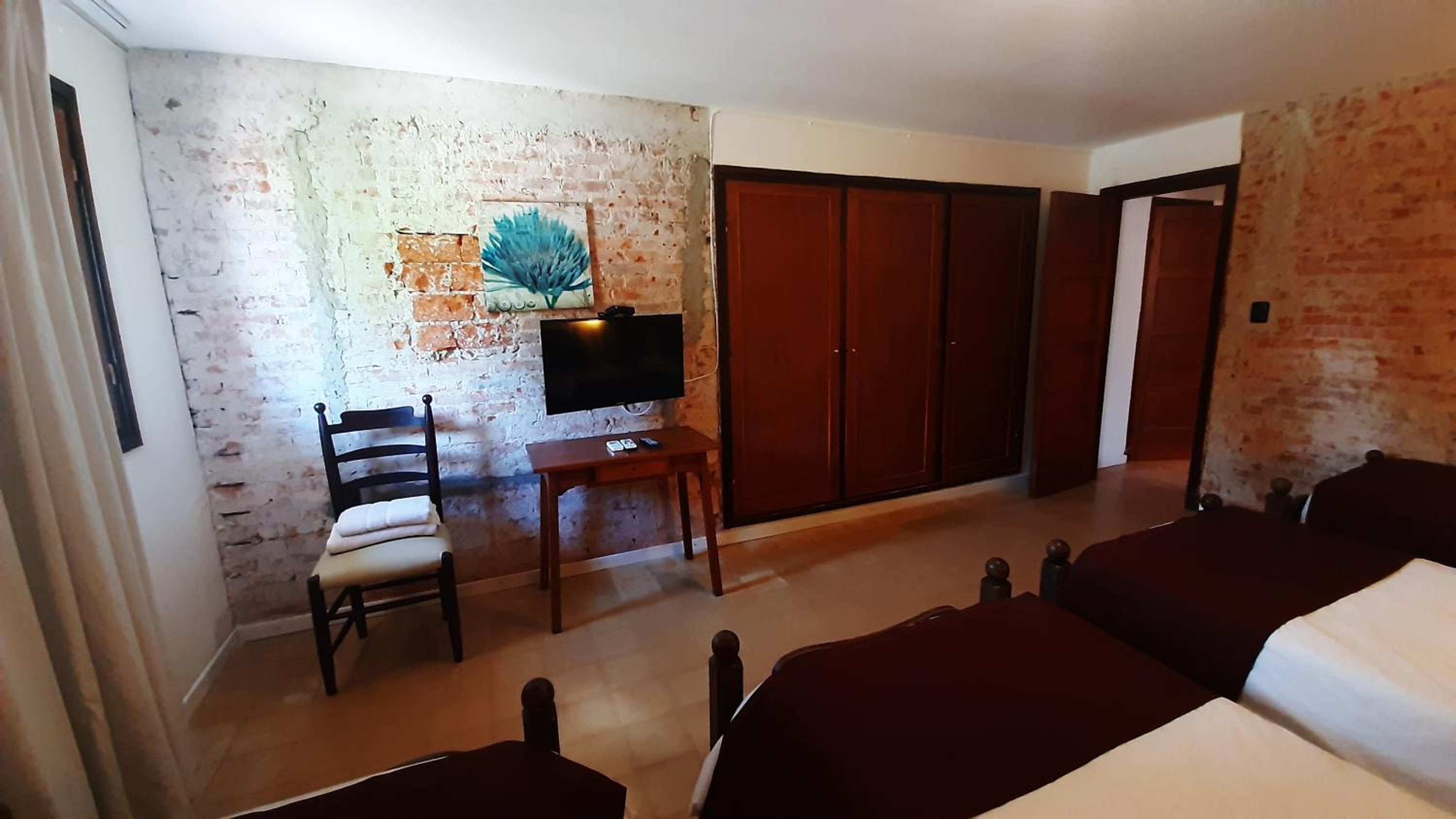 Deluxe Double or Twin Room photo 3