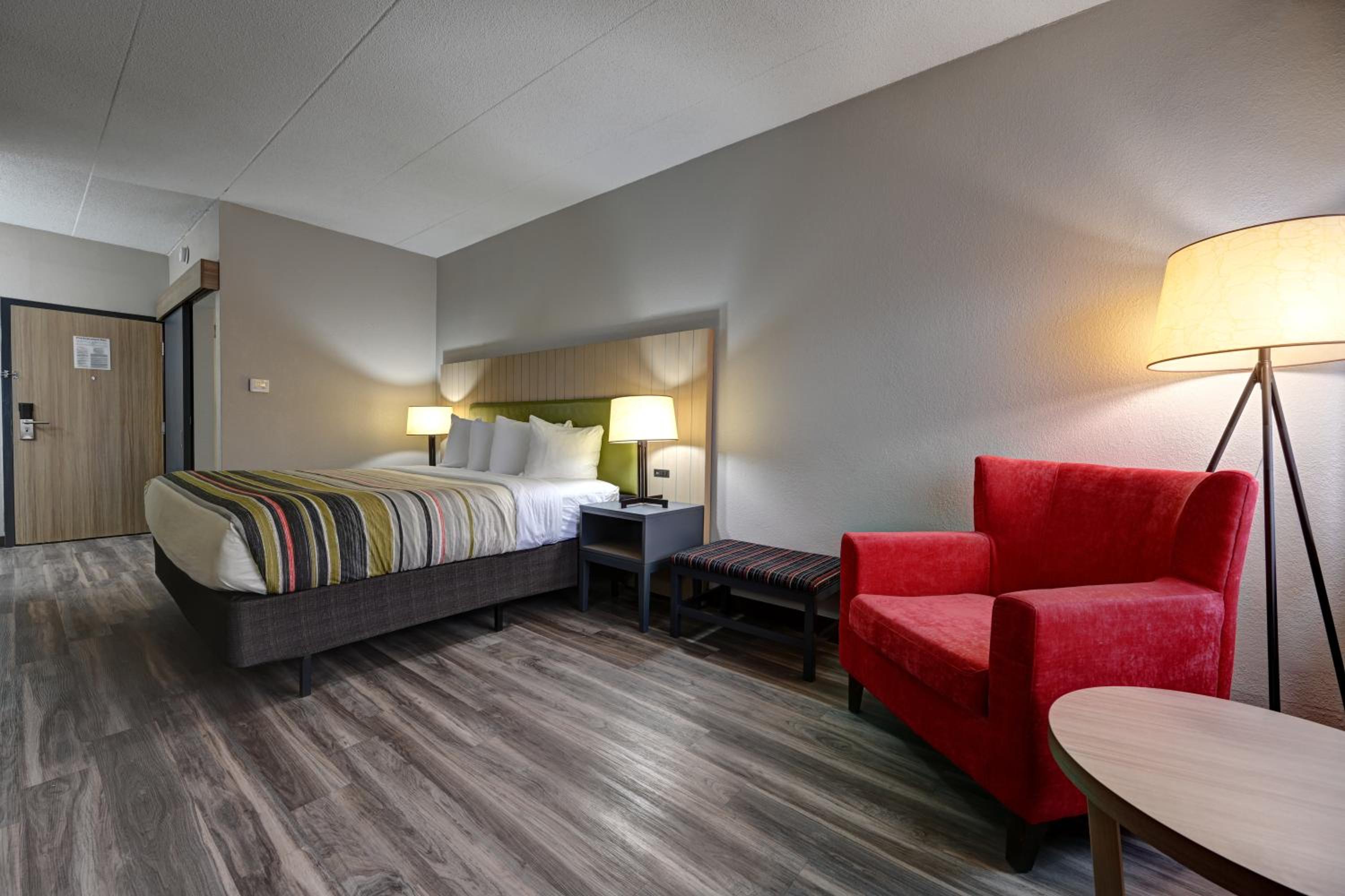 Standard King Room - Photo 6