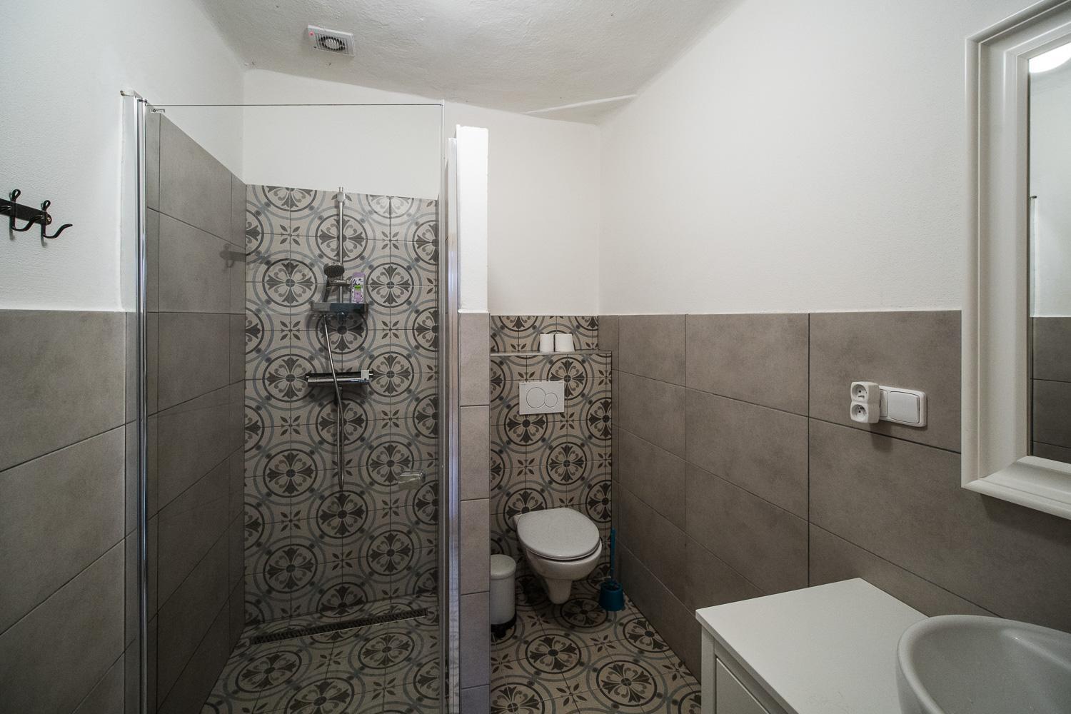 Family Room with Private Bathroom photo 1