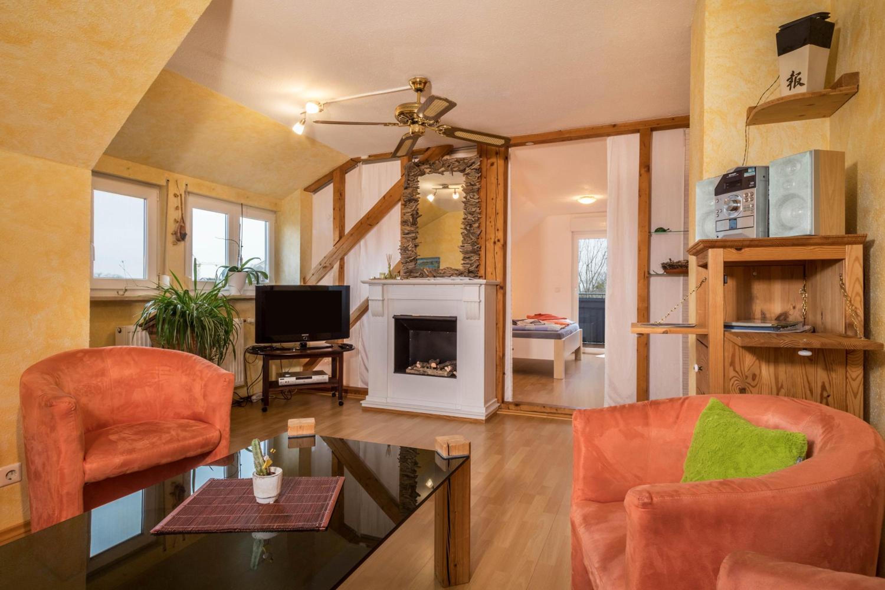 Two-Bedroom Deluxe Apartment with Balcony