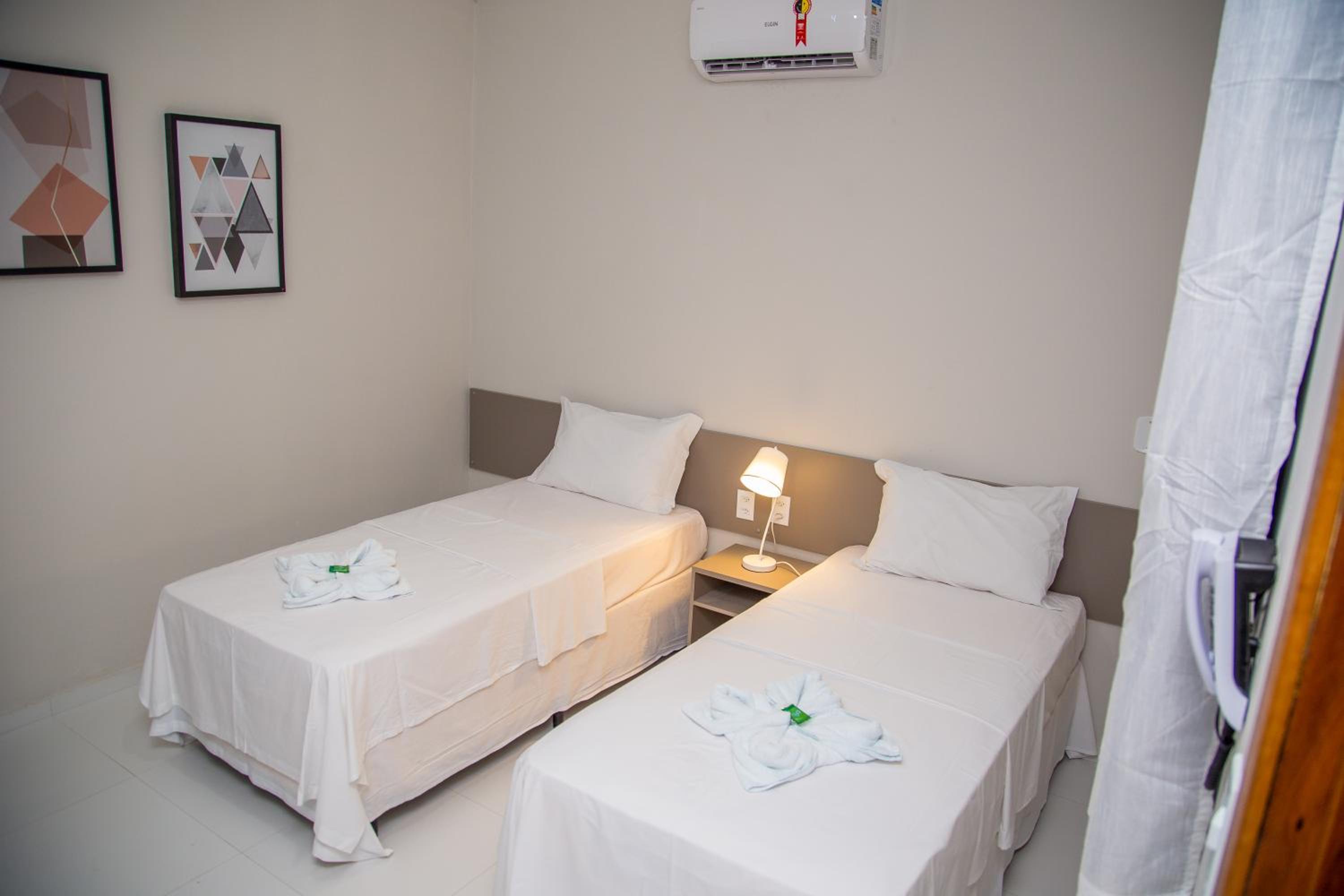 Standard Twin Room - Photo 1