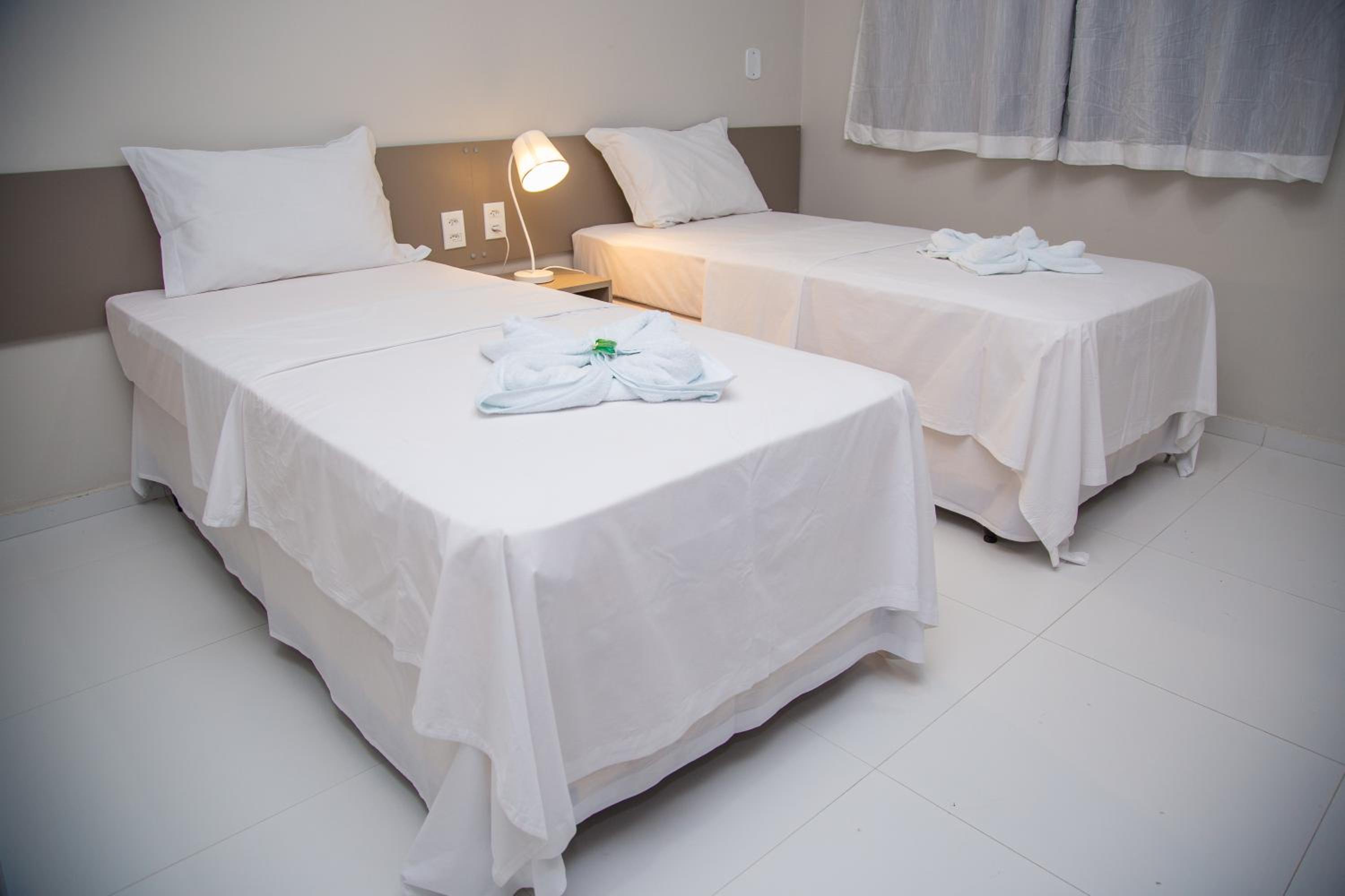 Standard Twin Room - Photo 3